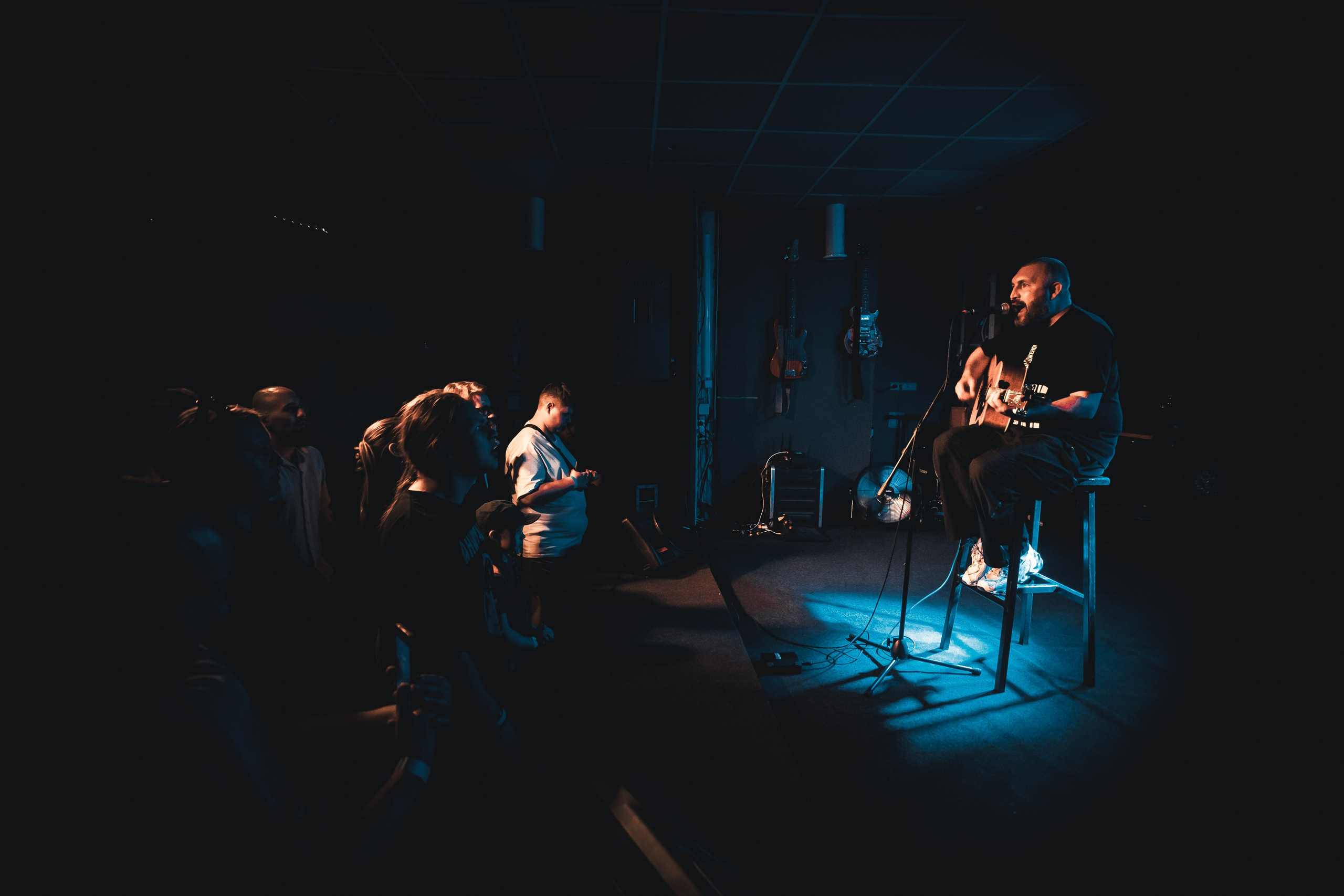 Костя Кулясов. Анимация. Красноярск, 10.06.2025. Бар 64/6. Фотограф Регина Крикунова г. Красноярск