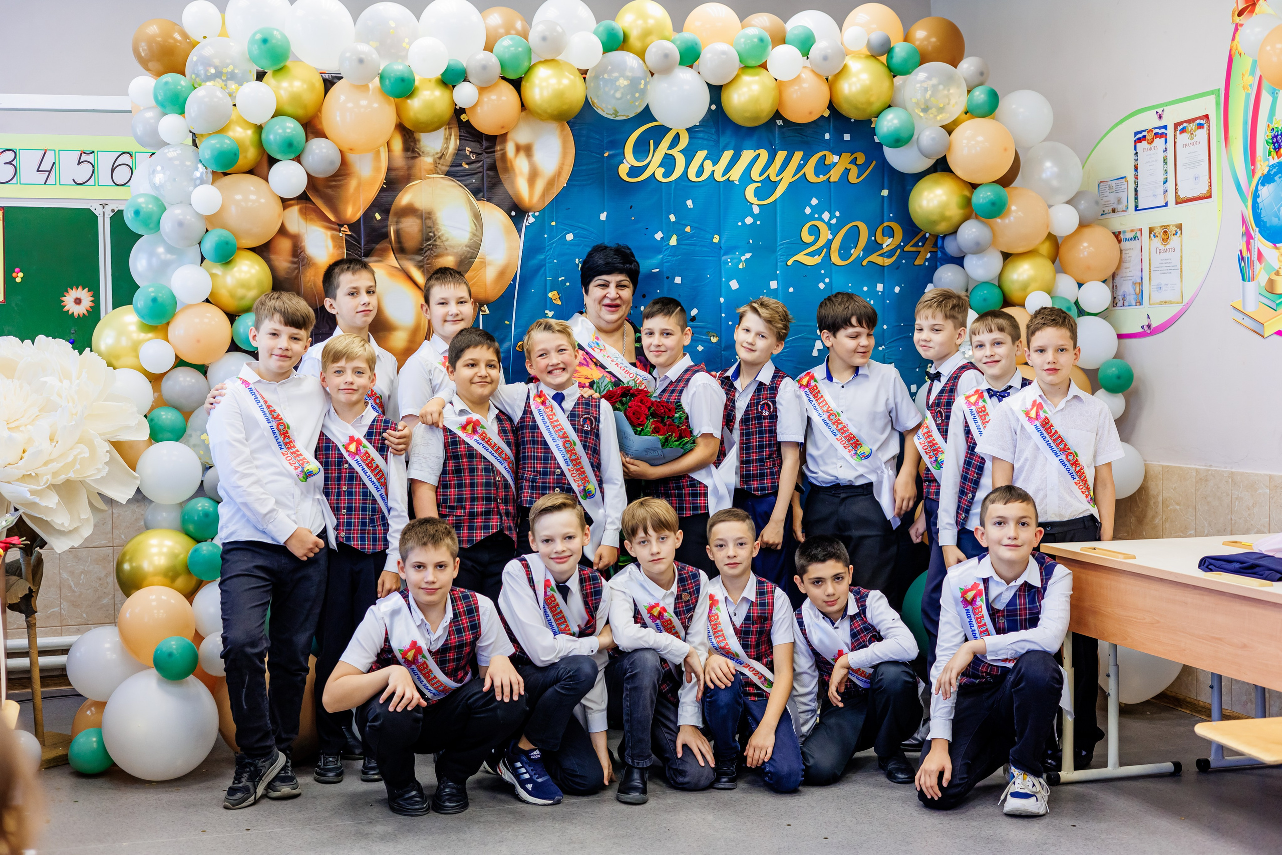 Выпуск 4а 25школа'24 год. Свадебный и семейный фотограф в Армавире