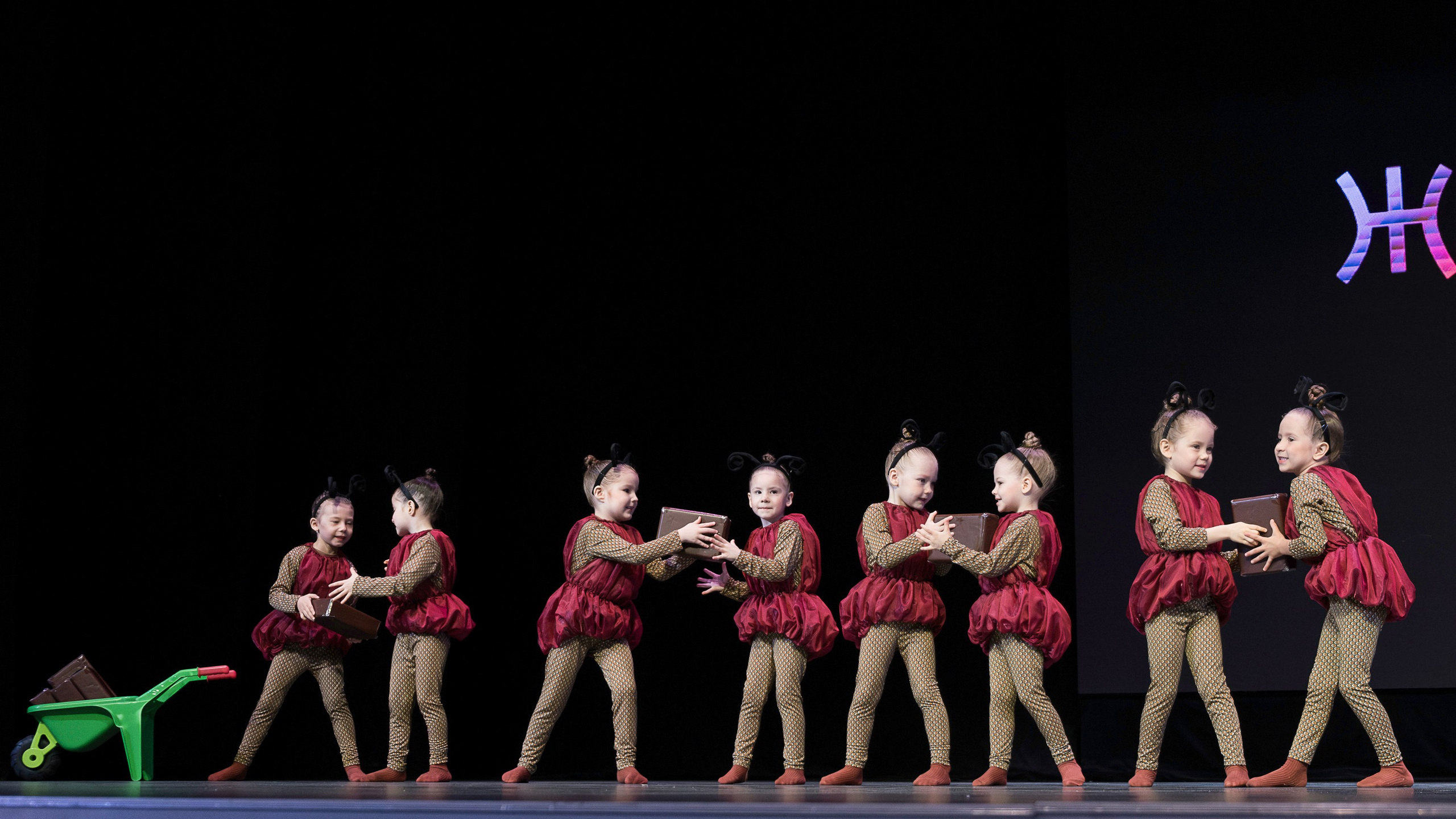 Живи танцуя 2025. Репортажный фотограф в Казани Павел Серпокрылов