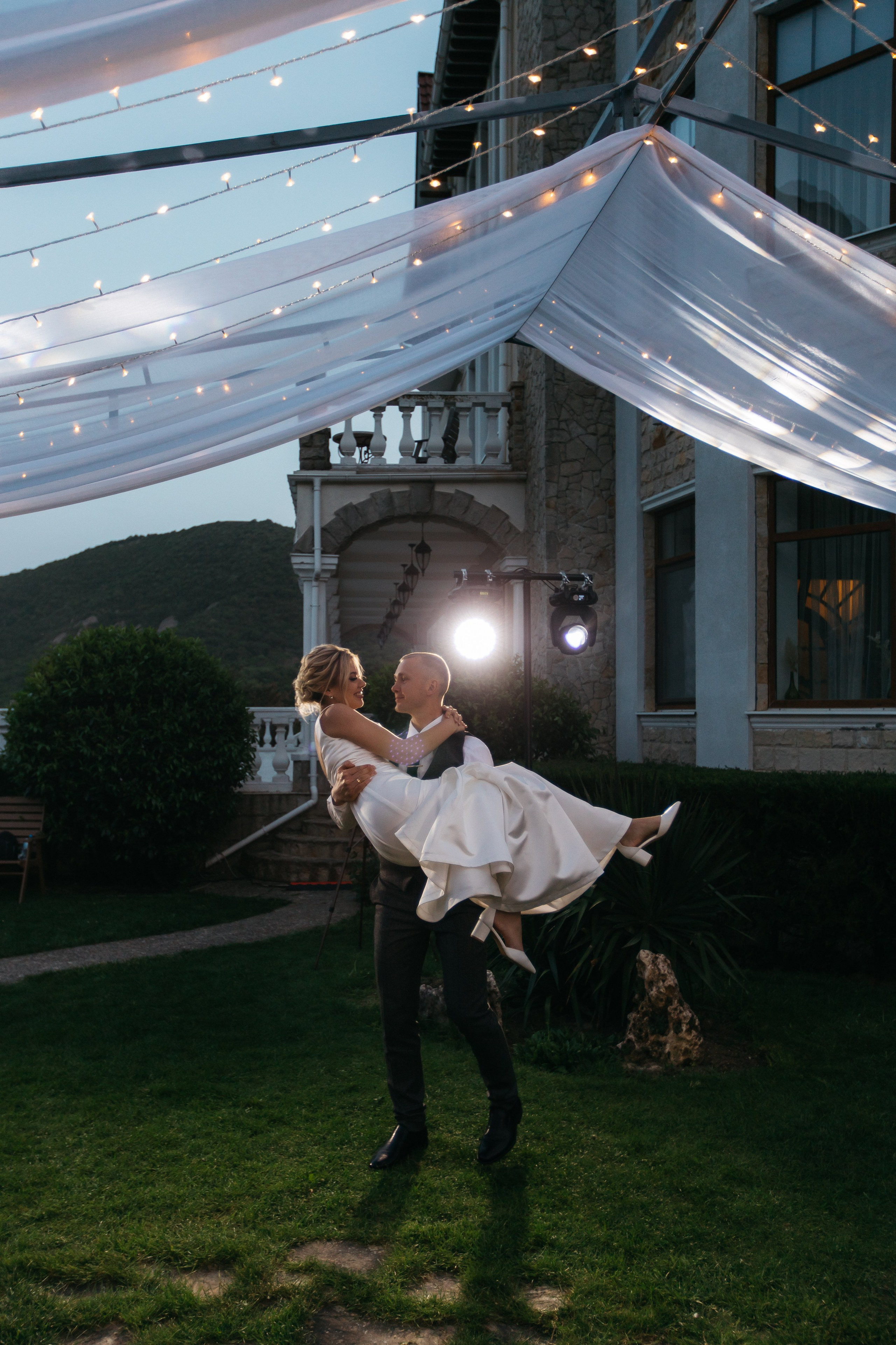 Денис и Алина. Белый замок. Фотограф Анна Лейман. Севастополь