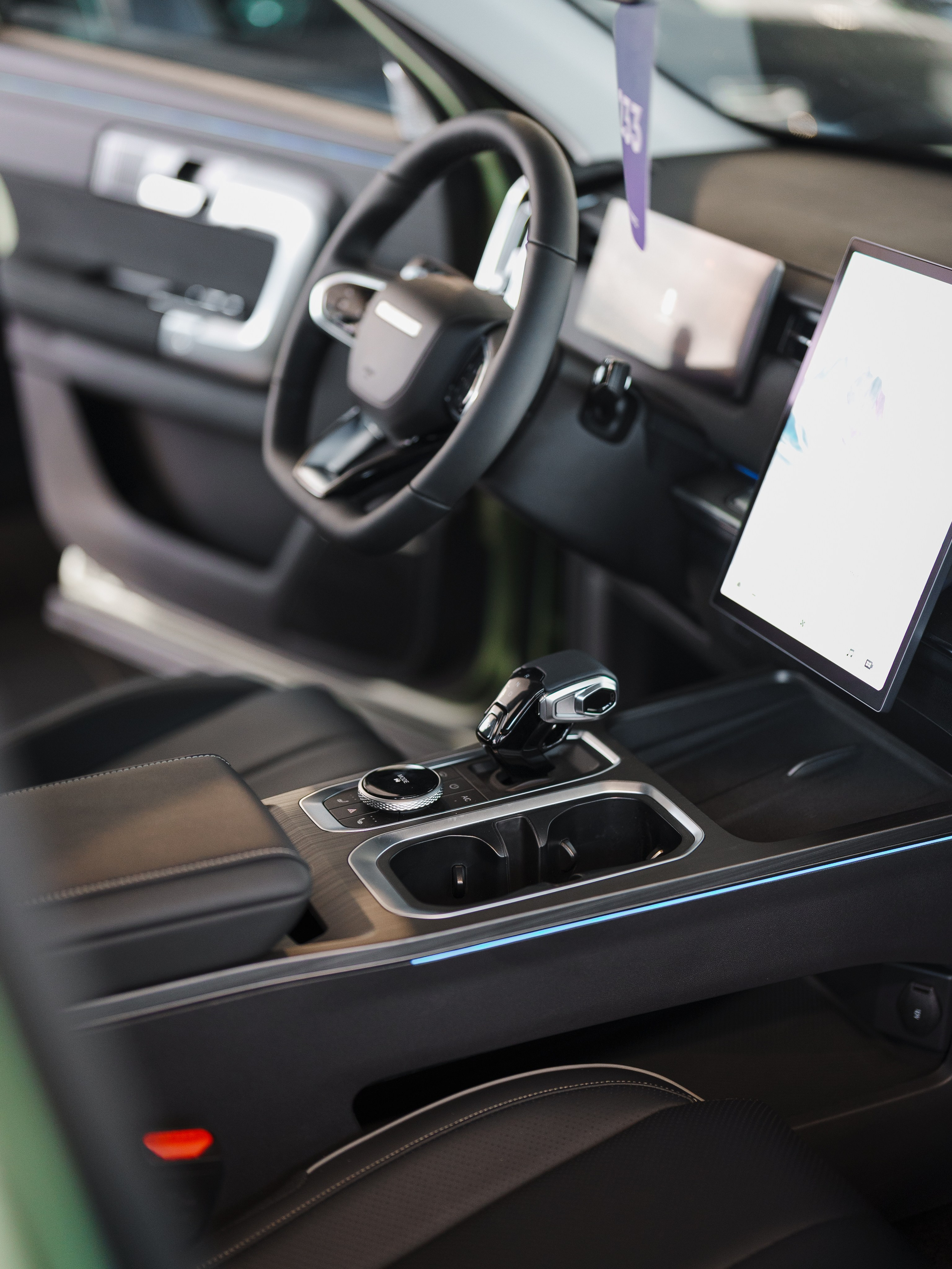 Автосалон «Боравто». Фотограф Олег Сотник