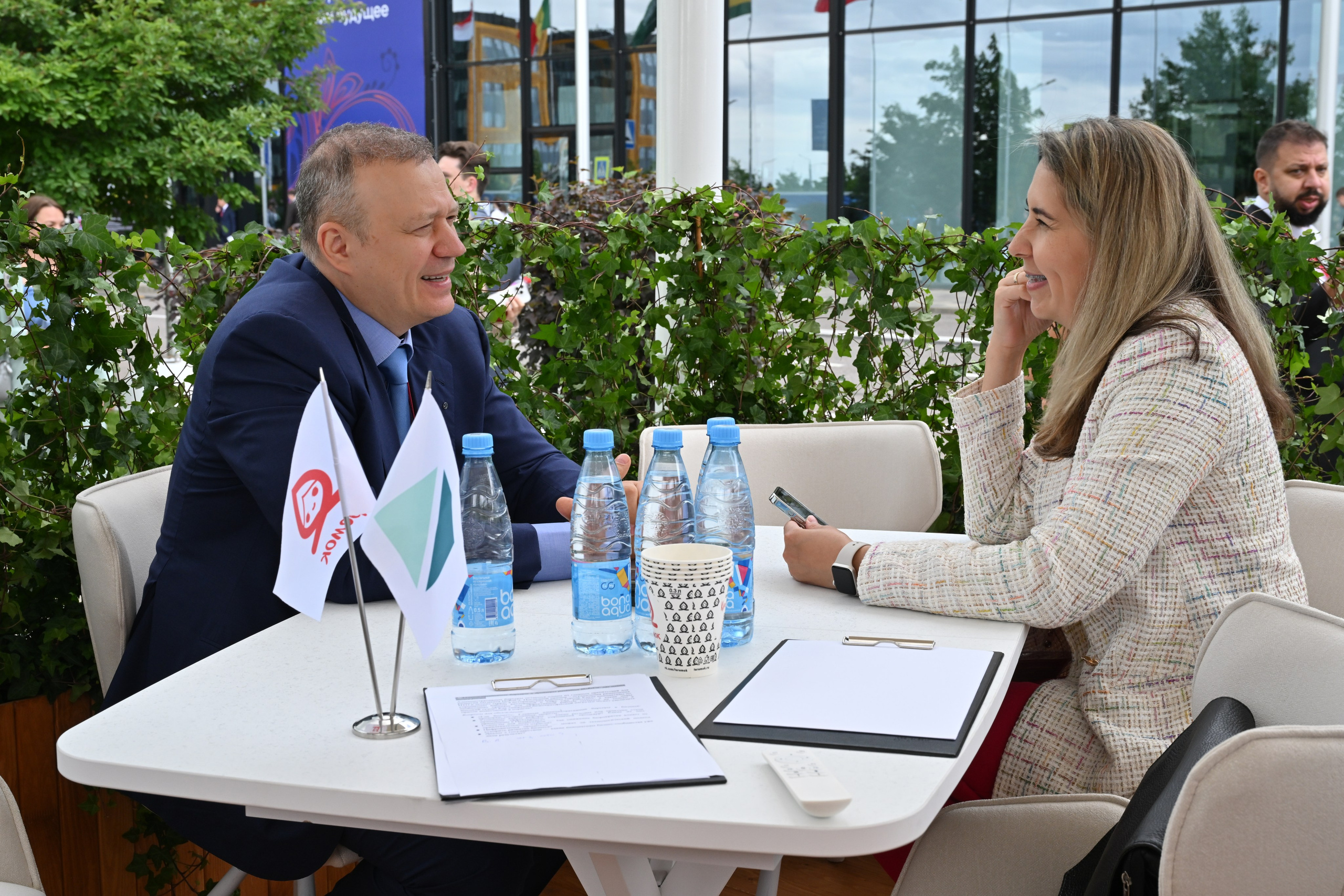 ПМЭФ 2025: летняя терраса «Теремка». Serg PG Photography — репортажная фотосъемка в Петербурге