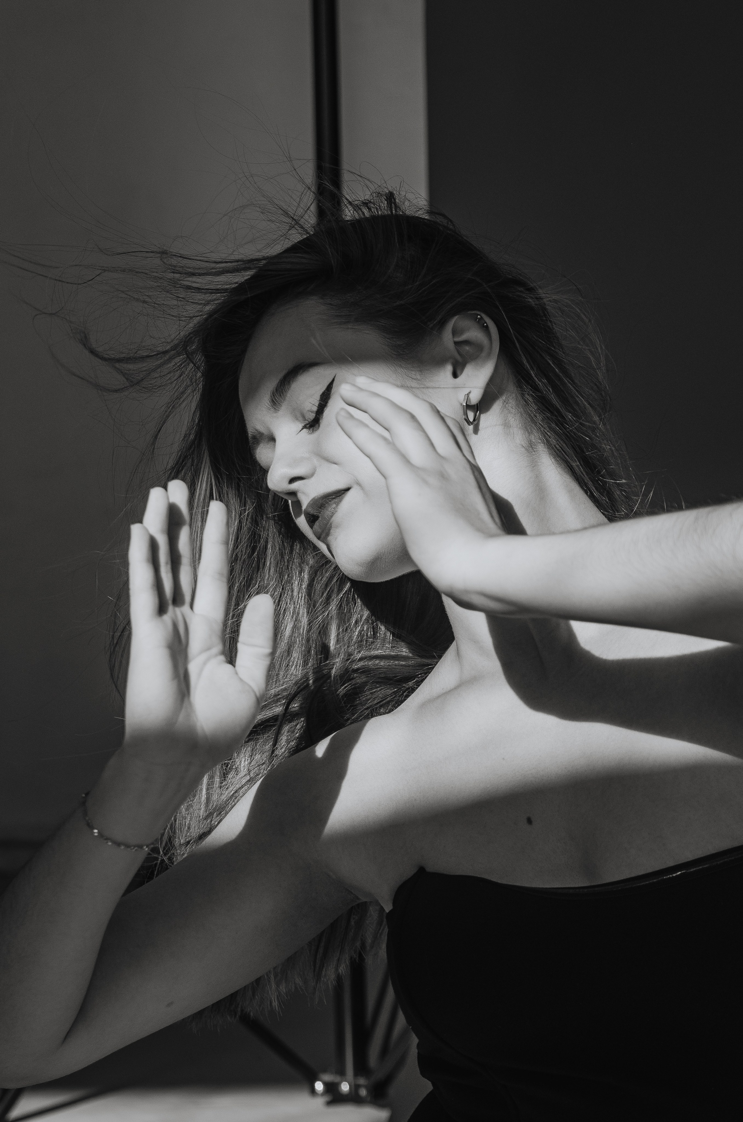 Женская фотосессия в стиле минимализм. Денисова Аля — фотограф для парных съемок и индивидуальных историй в Барнауле