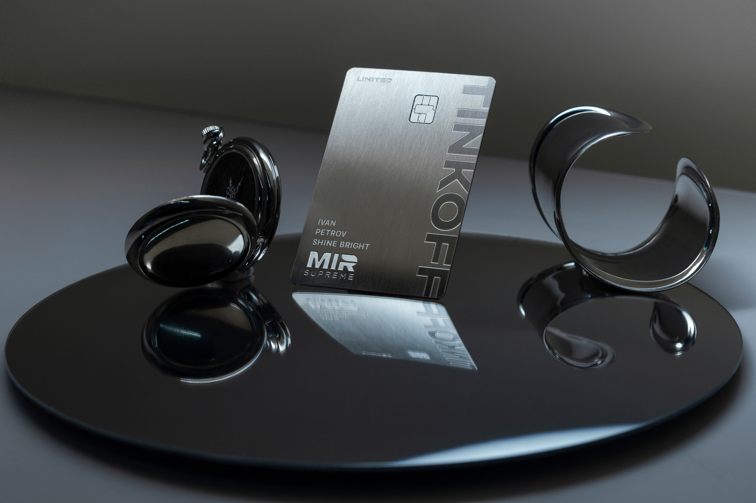 Tinkoff. Креативный продюсер / сет—дизайнер