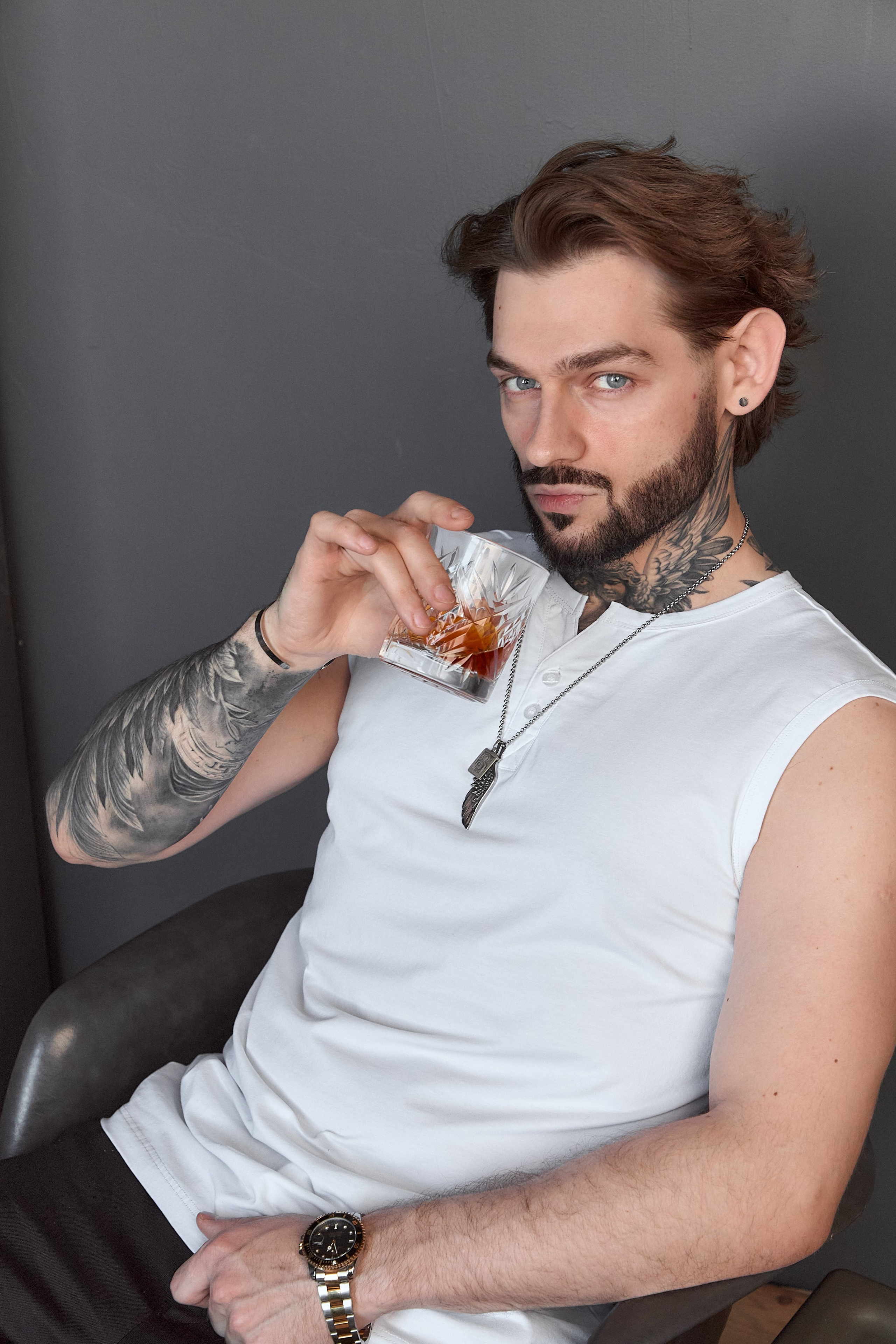 САША. Продающий контент для маркетплейсов и e-commerce «под ключ»