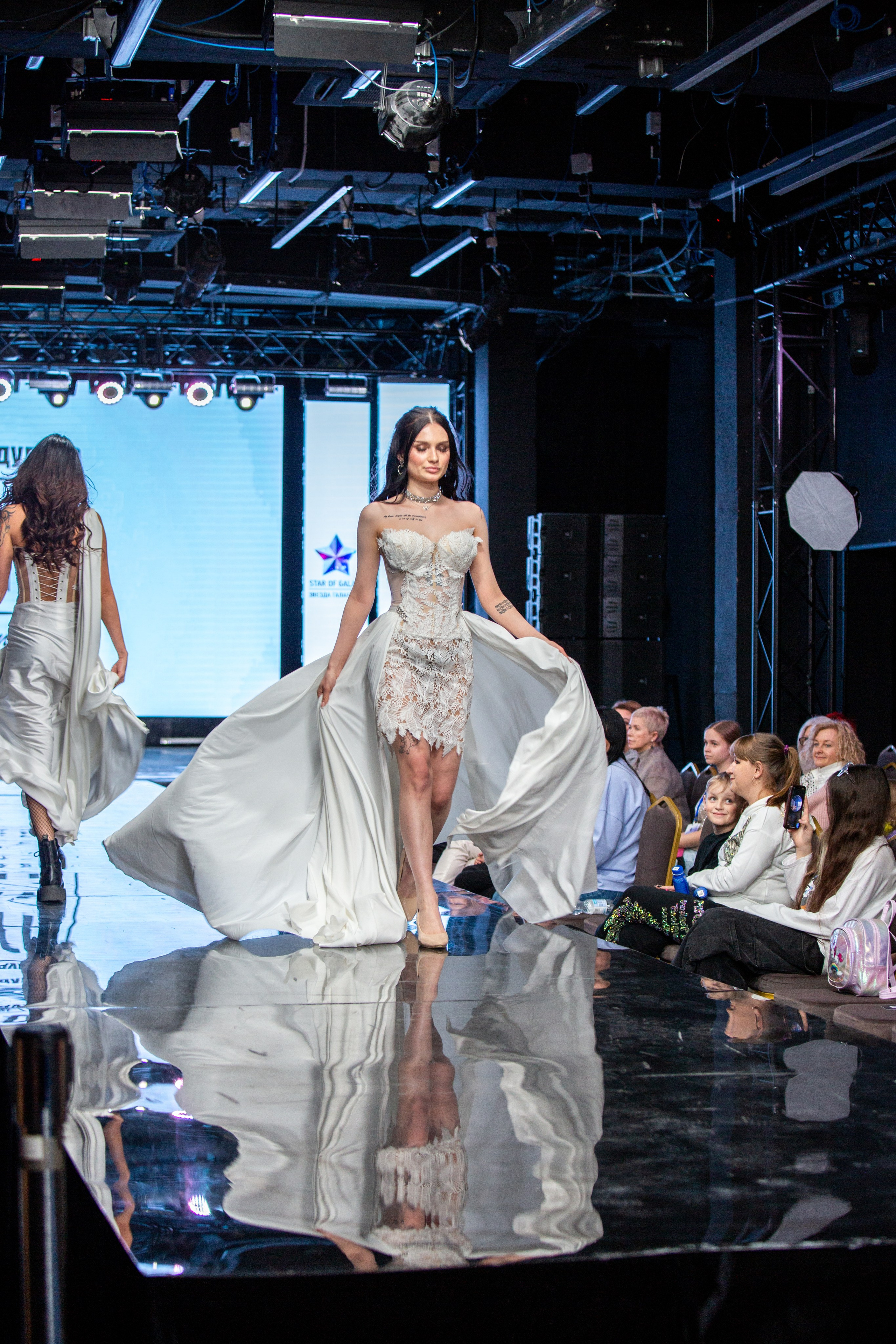 Звезда галактики. Яровит Холл. Репортажный, семейный, свадебный, портретный фотограф