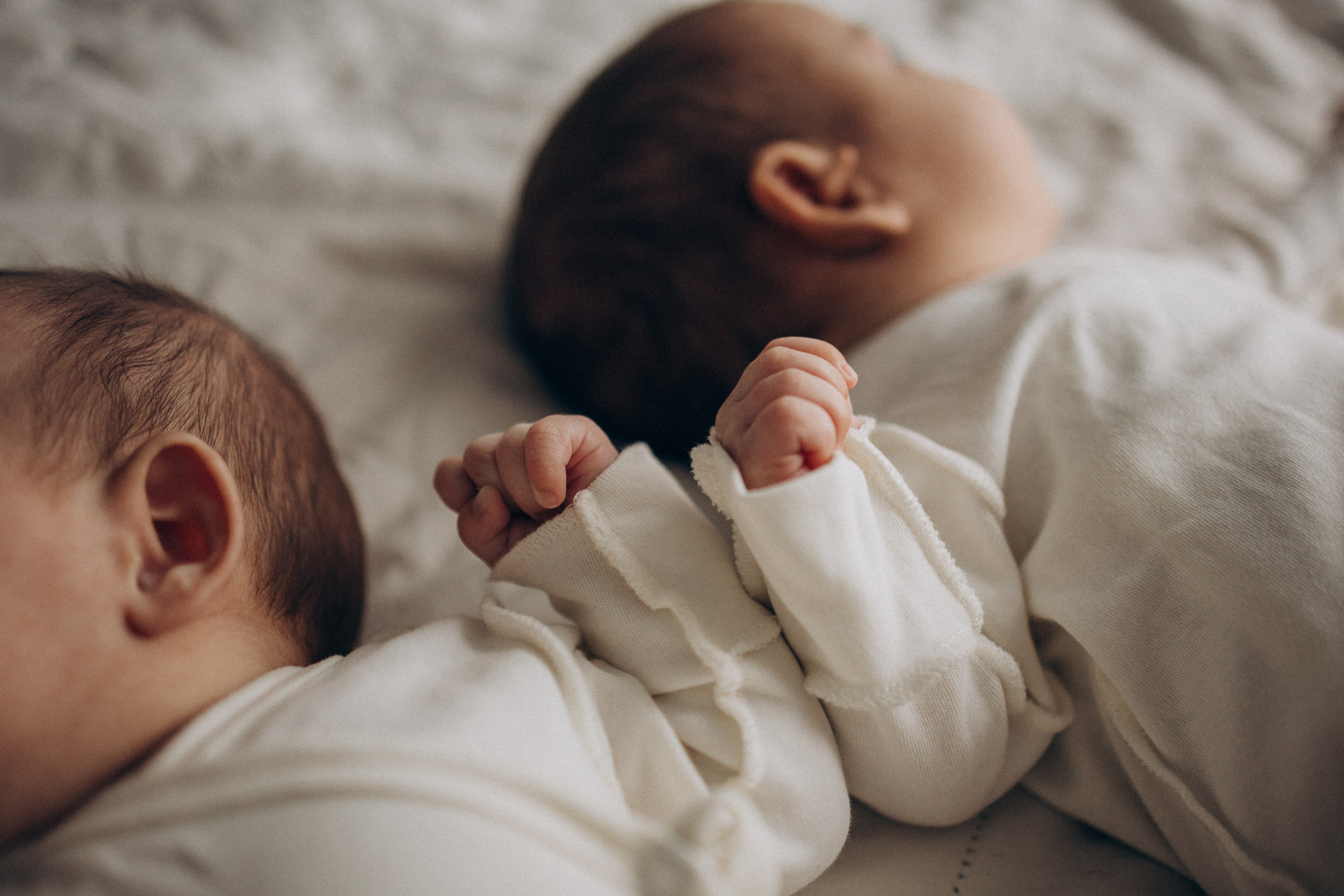 Семейная фотосессия с новорожденным, фотосессия новорожденного, ньюборн, фотосессия ньюборн, ньюборн лайфстайл, фотосессия новорожденного дома, фотограф новорожденных