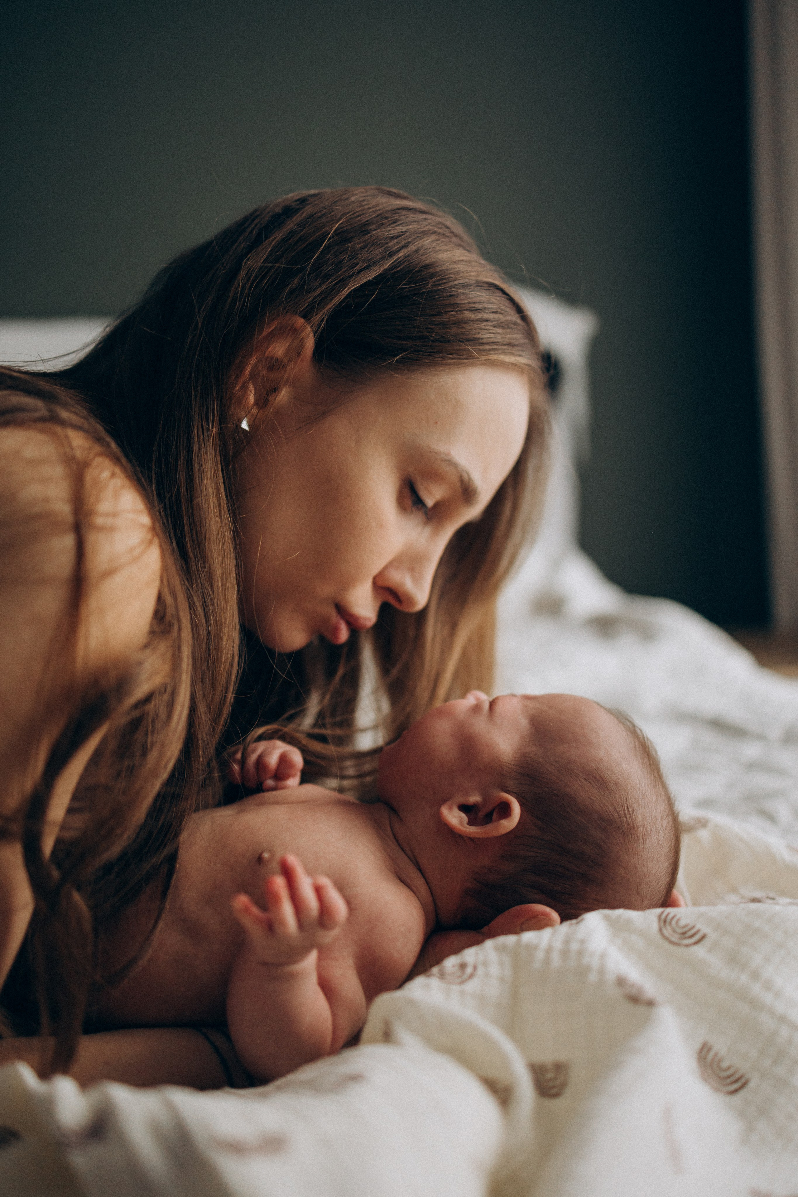 Семейная фотосессия с новорожденным, фотосессия новорожденного, ньюборн, фотосессия ньюборн, ньюборн лайфстайл, фотосессия новорожденного дома, фотограф новорожденных
