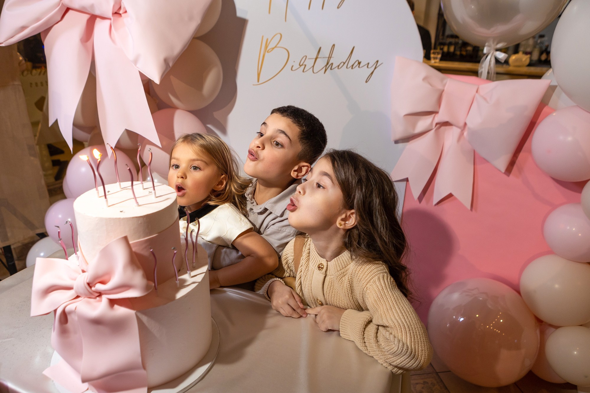 День Рождения Софьи и Лизы в ресторане «Ностальгия». Фотограф в Оренбурге. Профессиональный фотограф