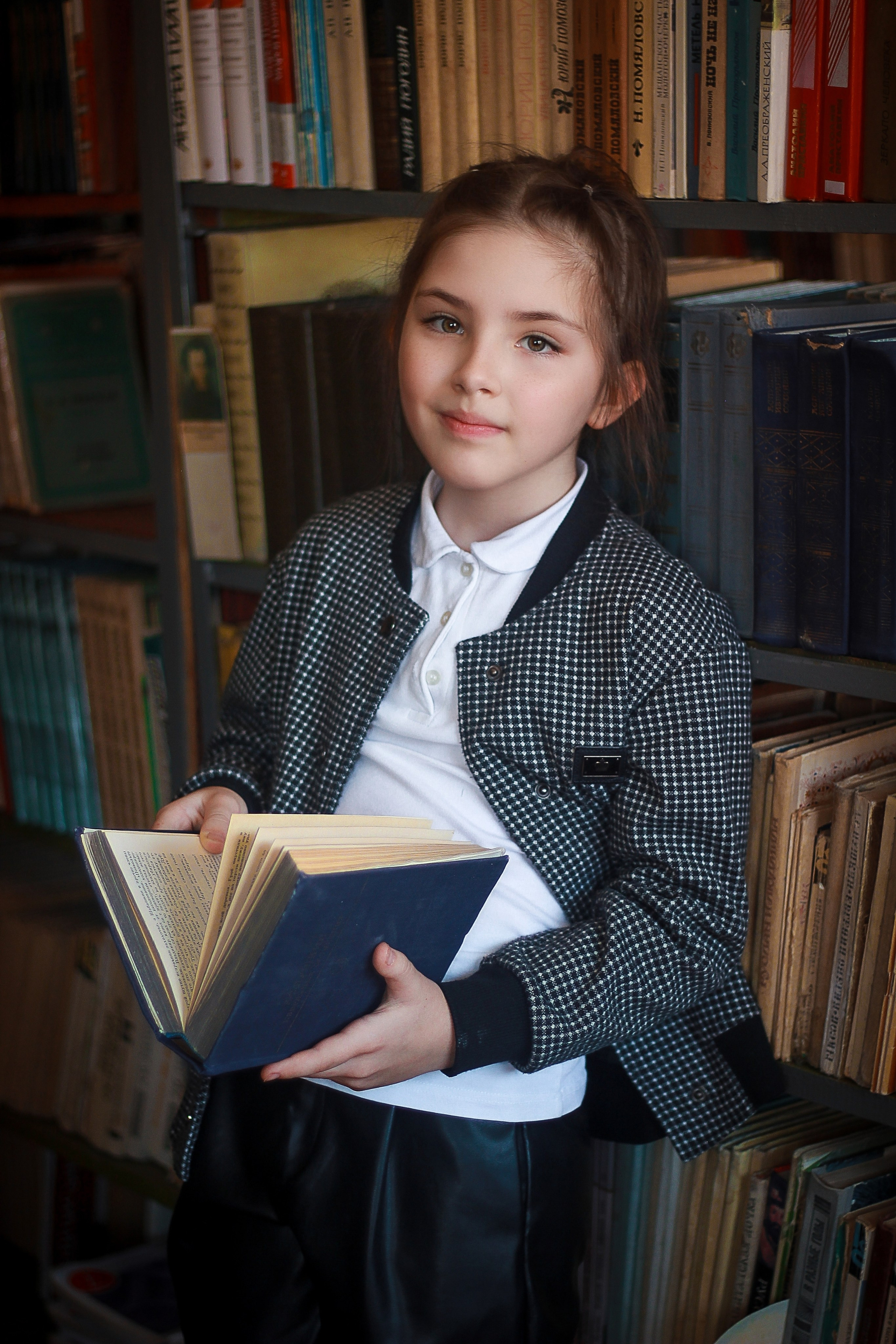 Начальная школа. Выпускные альбомы для школ и Детских садов в Барнауле /Выпускные/Свадебные/Детские/Семейные и др. виды съёмок /Фотограф Вера Валейко