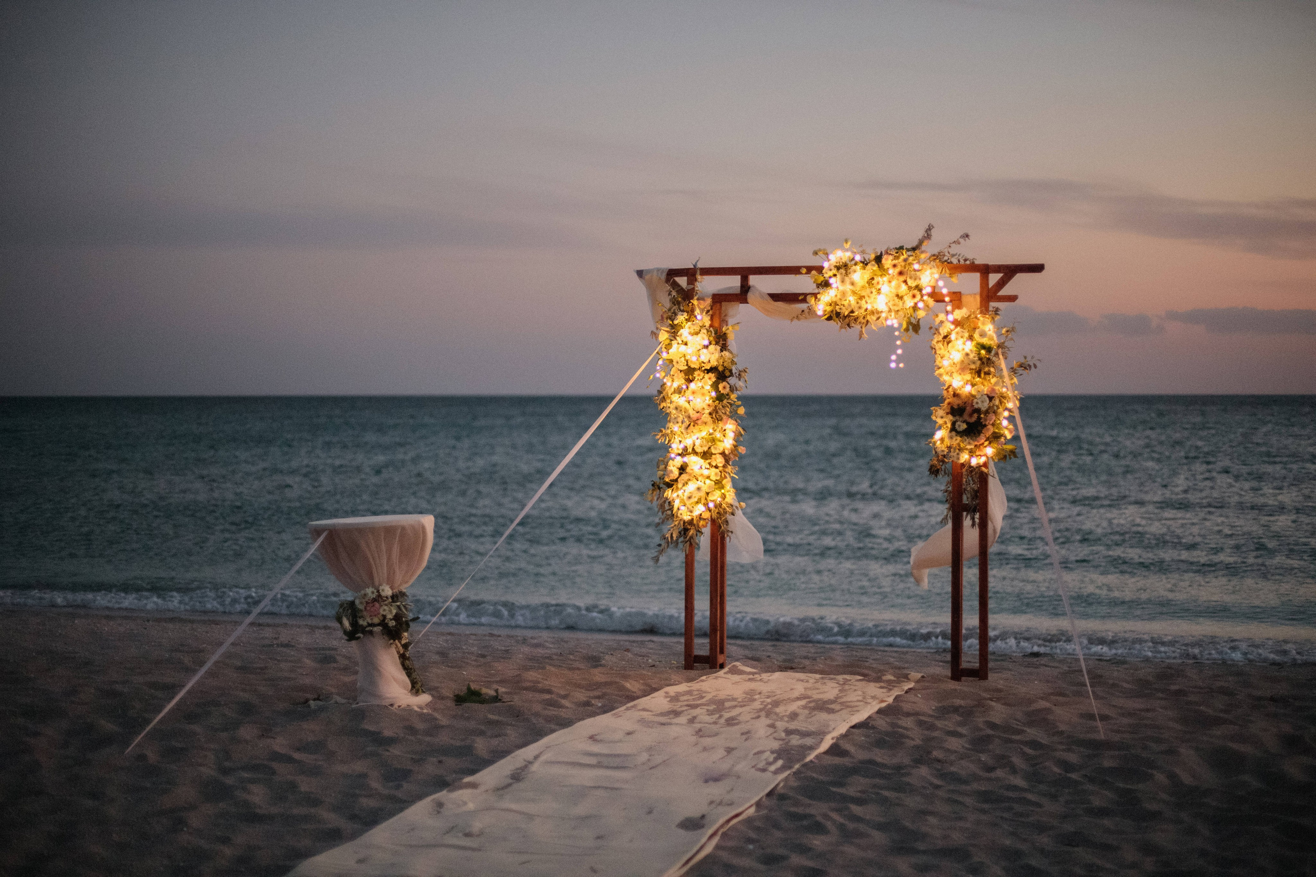 «Начало любви на побережье Поповки: история свадьбы, застывшая в кадре». Свадебный фотограф Мироманов Николай в Крыму