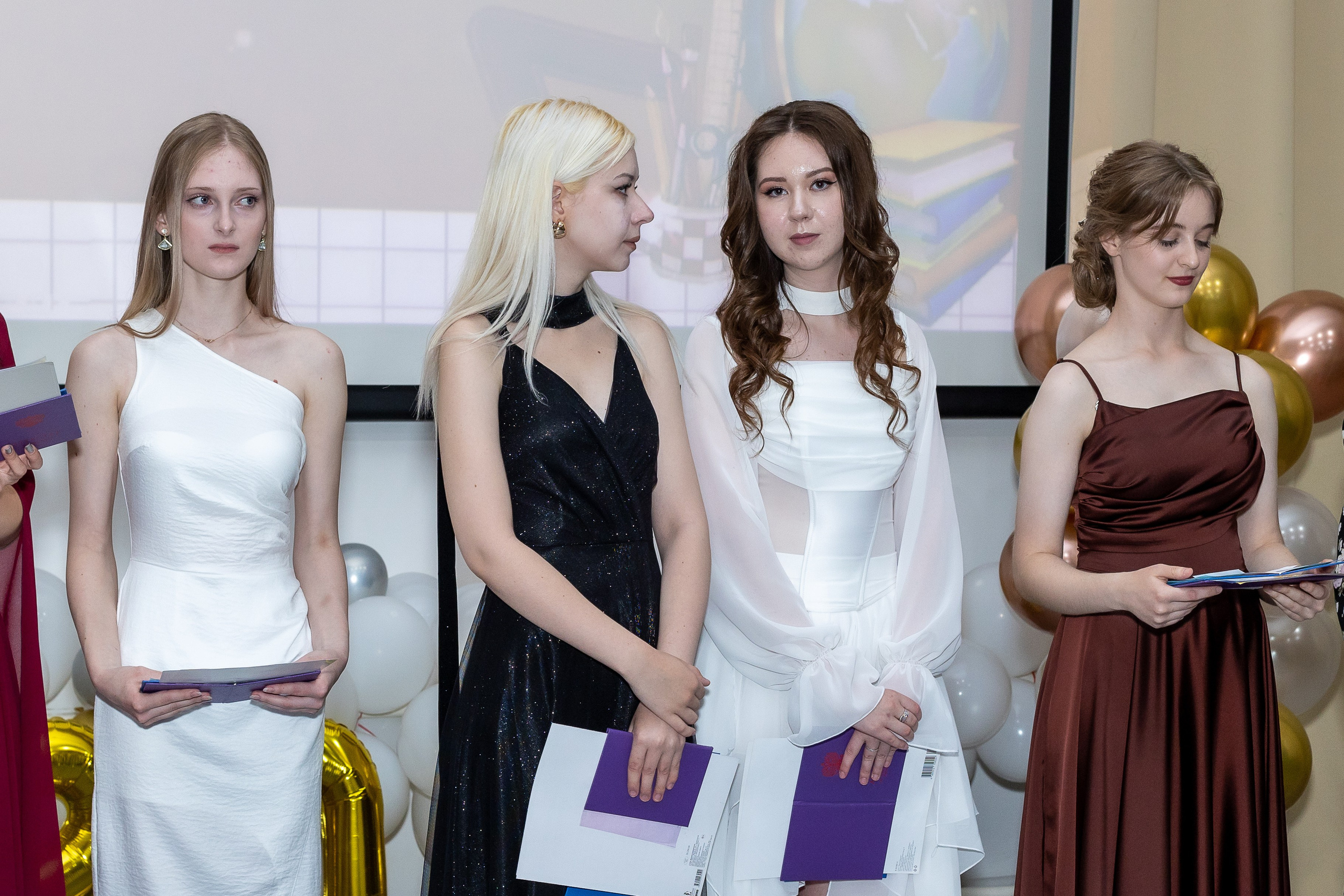 Вручение аттестата 2025. Выпускные альбомы Майкоп, Краснодар Елена Золотарева