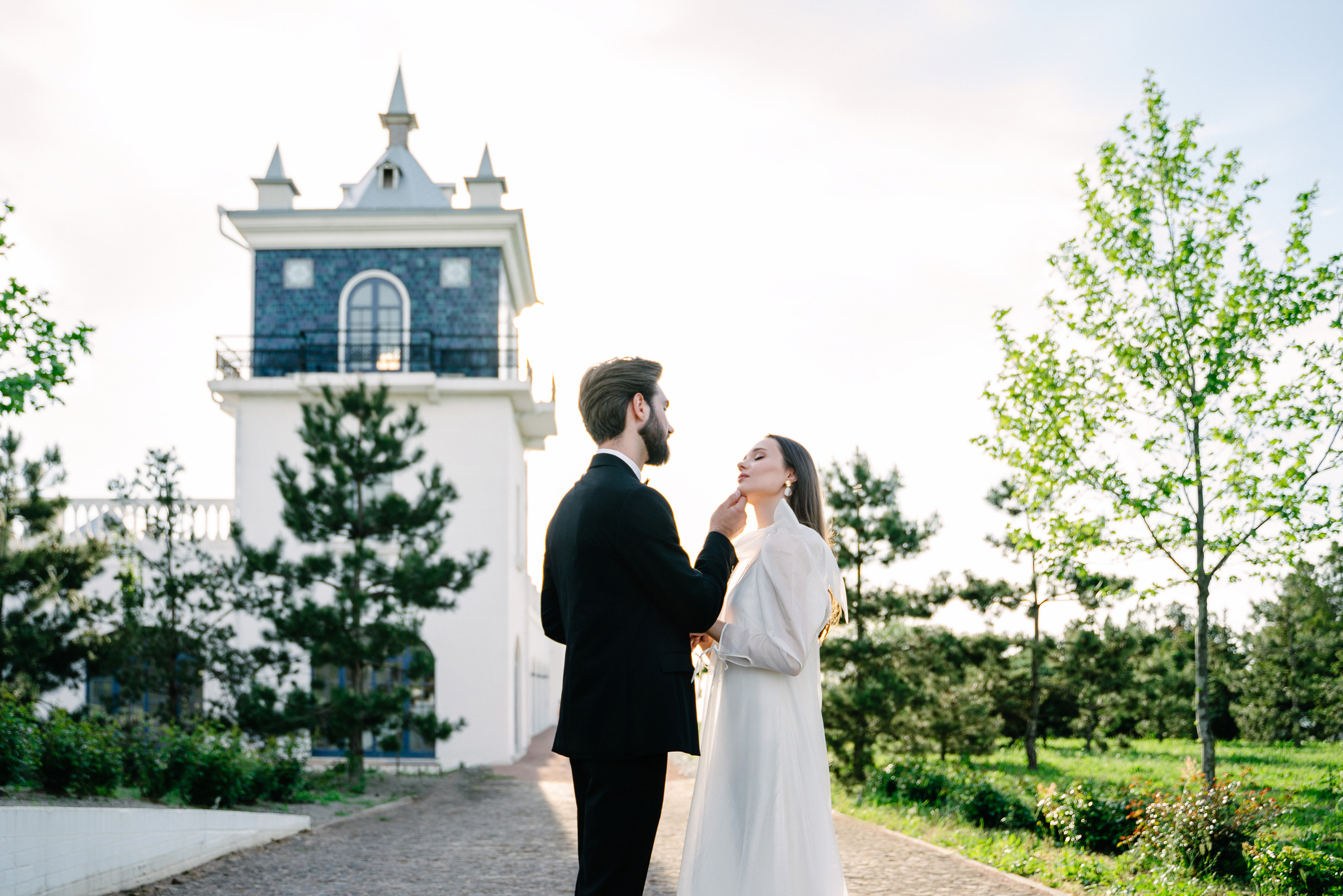 WEDDING PHOTOGRAPHER