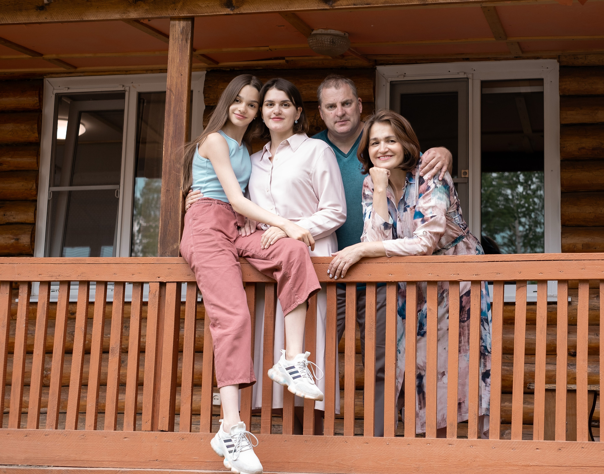 Семейная фотосессия. Портретный фотограф в Чите Анна Камратова. Помогу Вам создать историю, в которой Вы — главный герой!