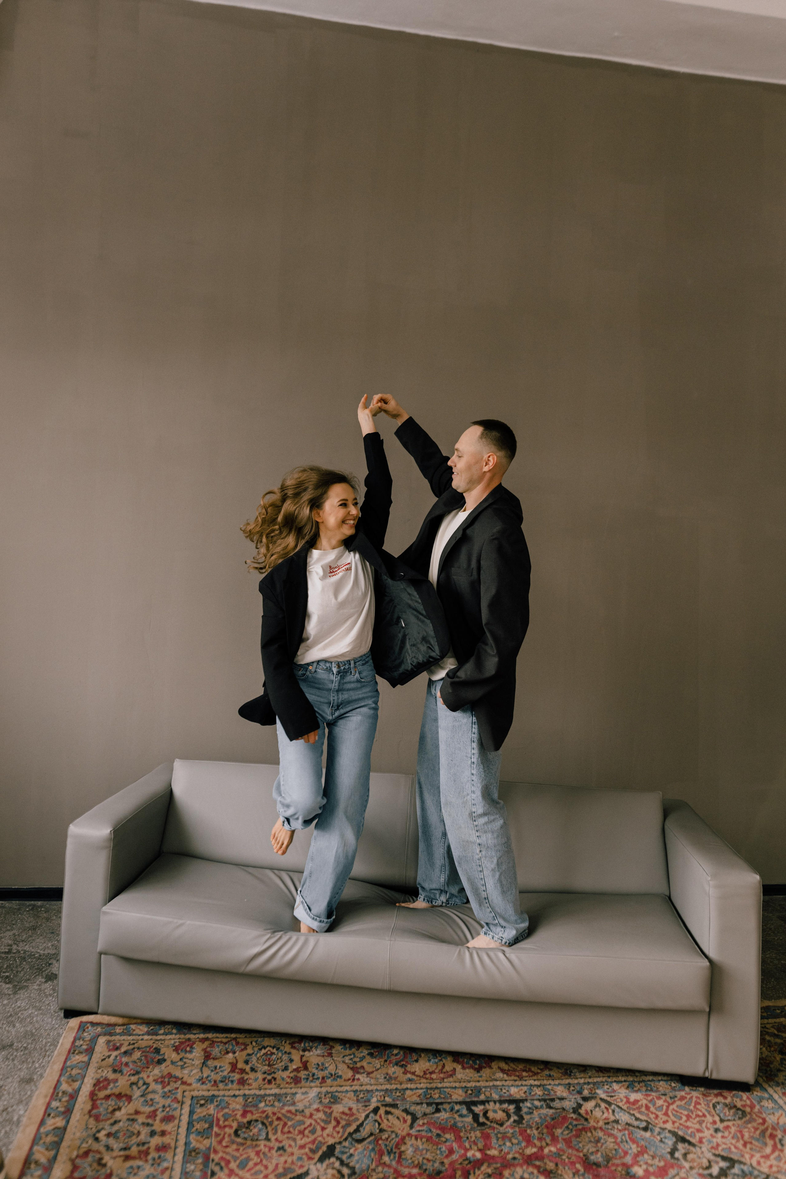 Любовь в белом зале. Варвара Синицына: семейный фотограф в Москве