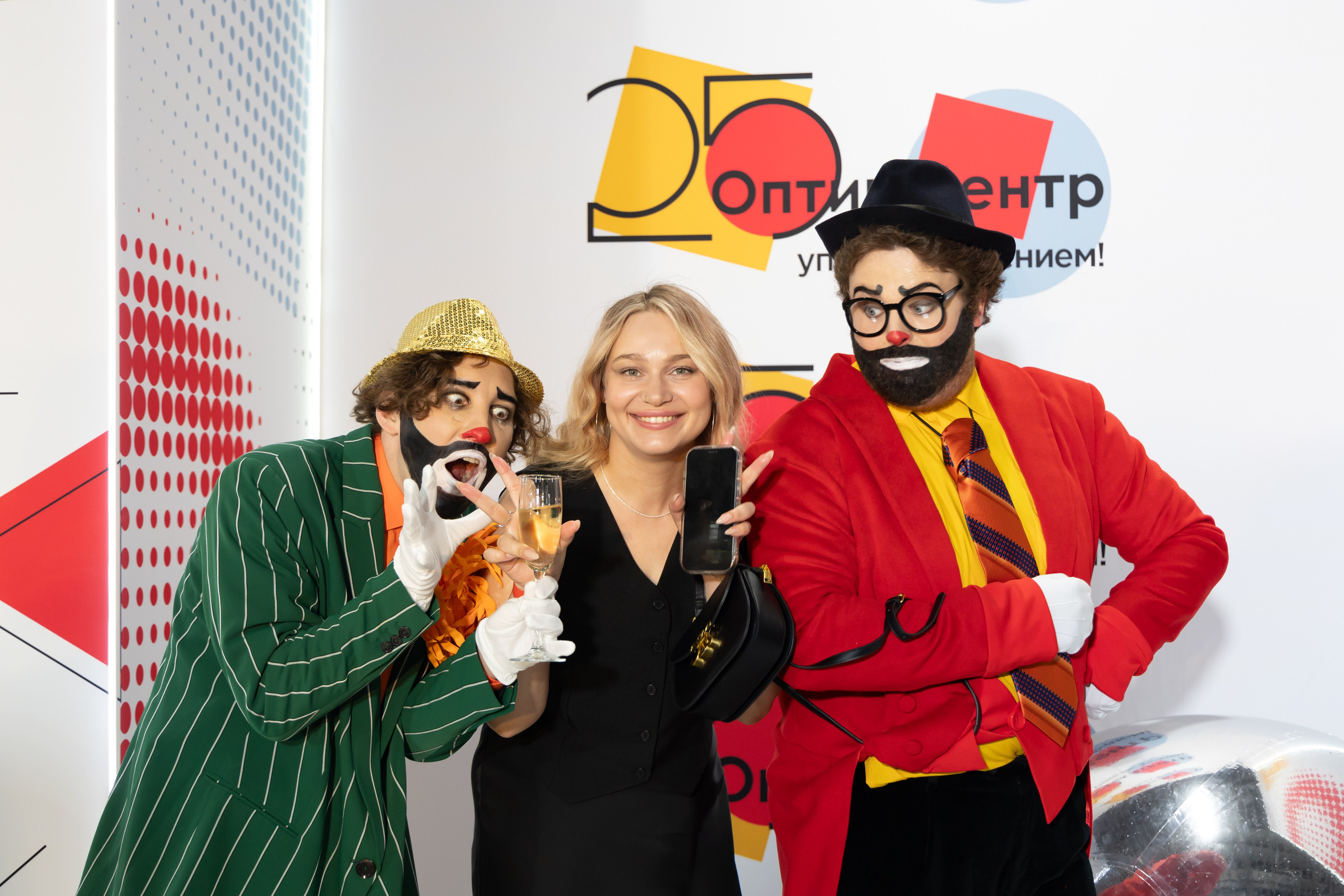 Оптик центр 25 лет. Фотограф свадебный, репортажный, индивидуальный, фото для маркетплейсов, брендов, автосалонов