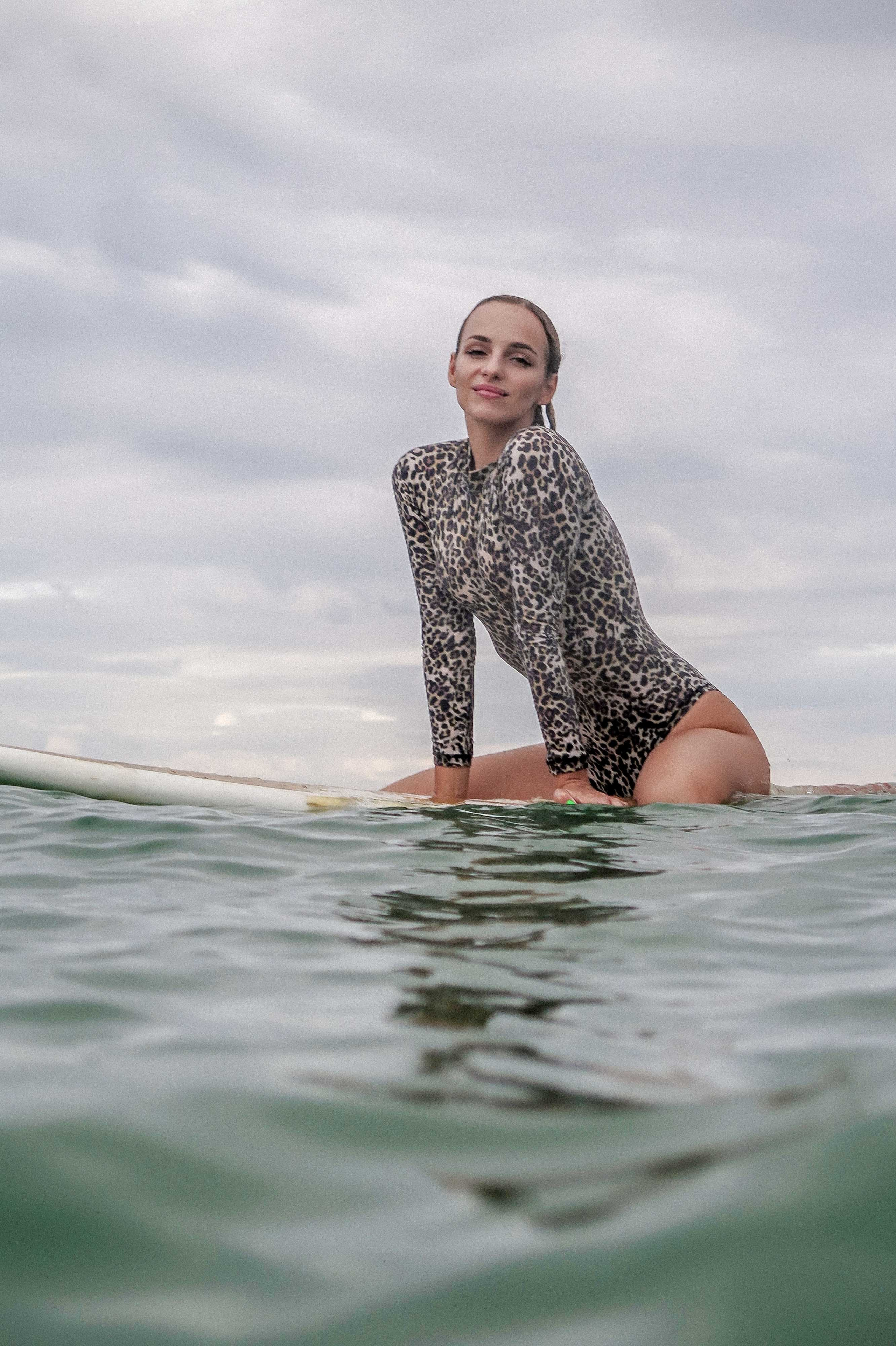 Сексуальная серф-фотосессия в Велигаме | Девушка на волнах. Фотограф на Шри-Ланке