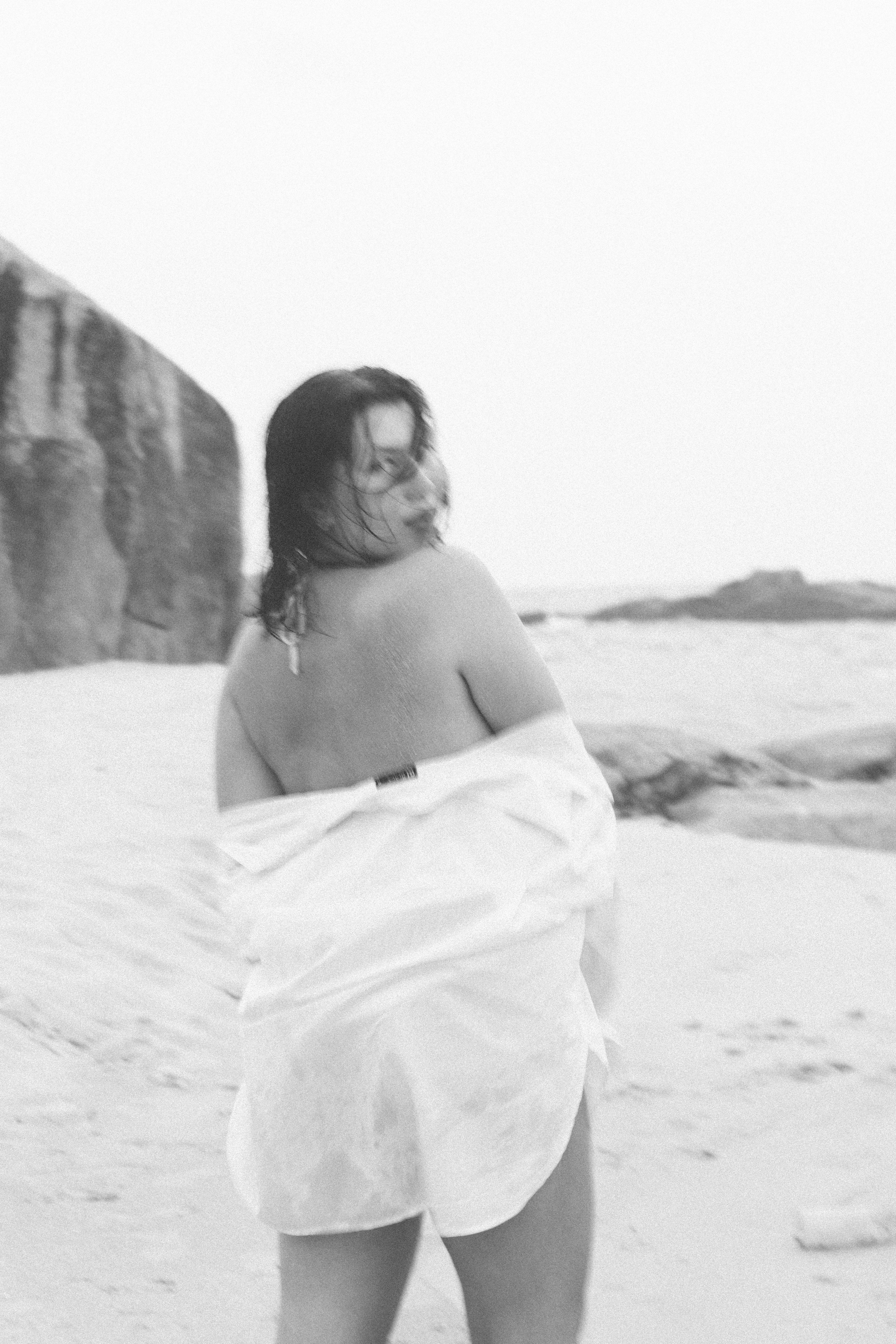 Фотосессия в Хиккадуве: романтичные кадры среди камней и волн. Фотограф на Шри-Ланке