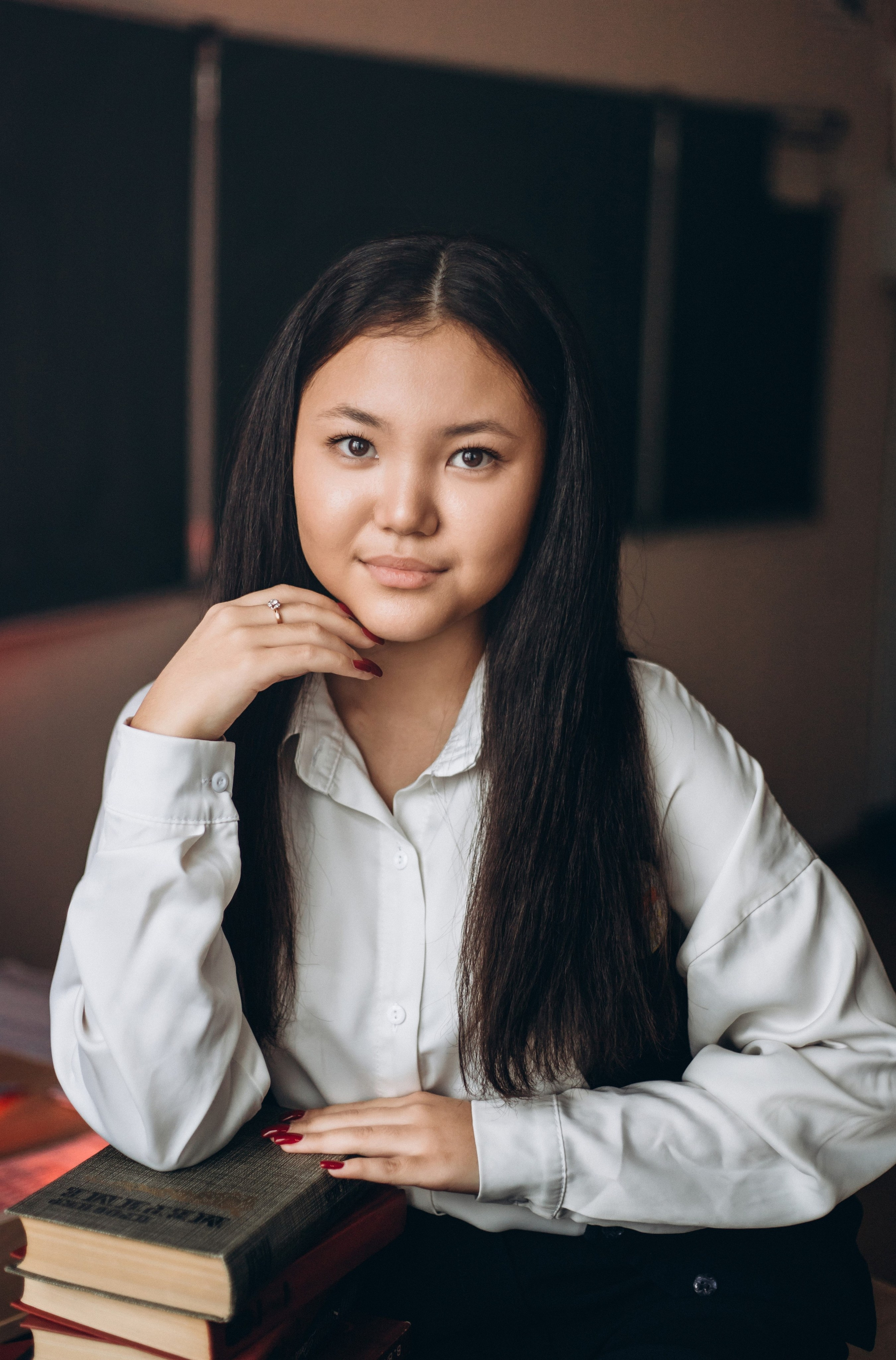 Выпускной класс на альбомы в школе+природа. Портретный и семейный фотограф в Саратове Елена Шустова