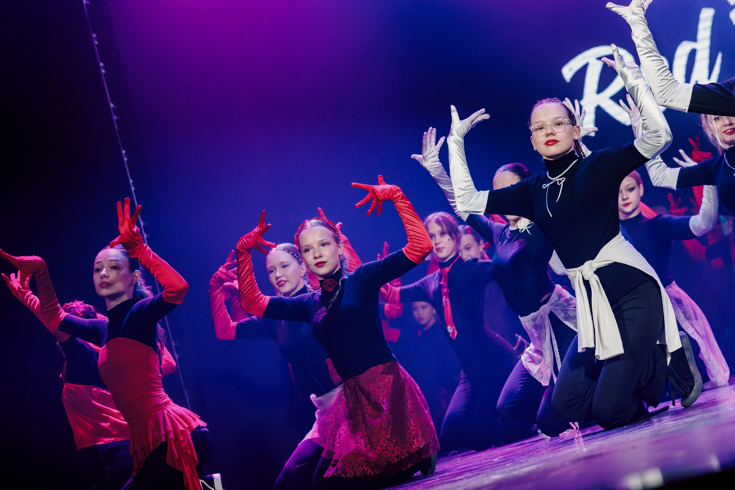 Отчётный концерт танцевальной школы «Red Rabbits» 2025. Лёшка Варзегов — фотограф