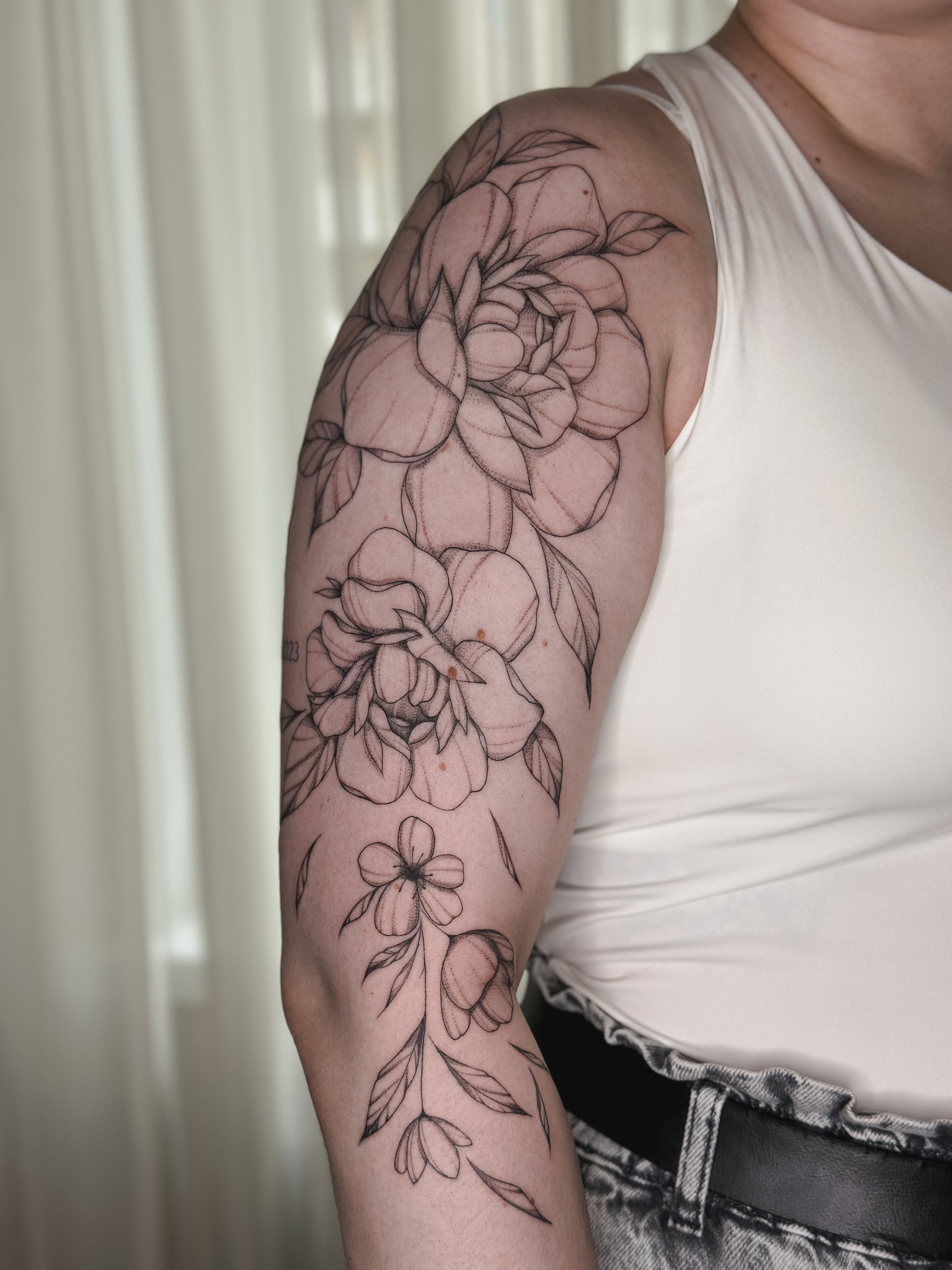 Сеанс тату. Тату мастер Новосибирск