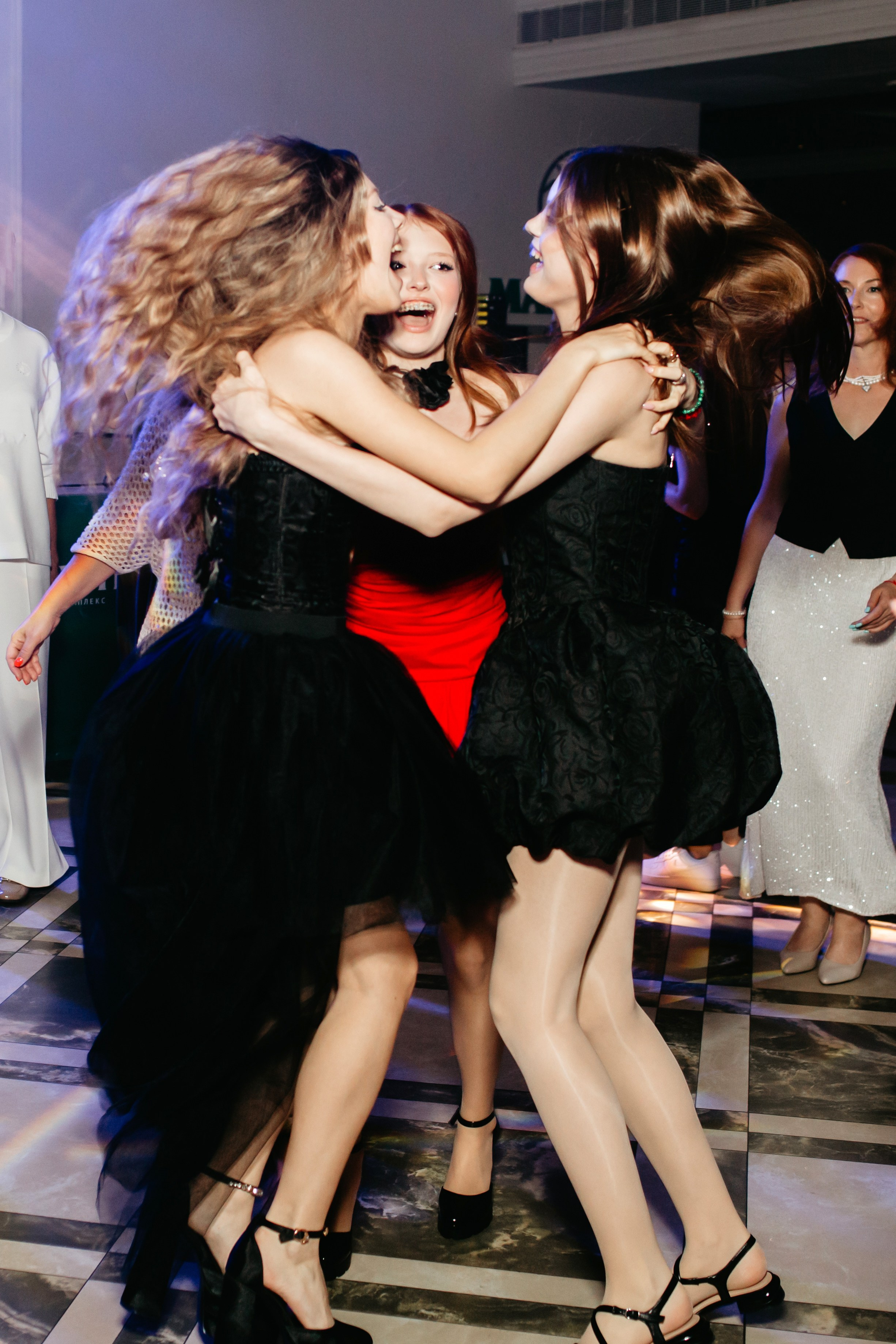 Выпускной 2025 (9класс) 124 школа. Фотограф в Челябинске Ополихина Анна