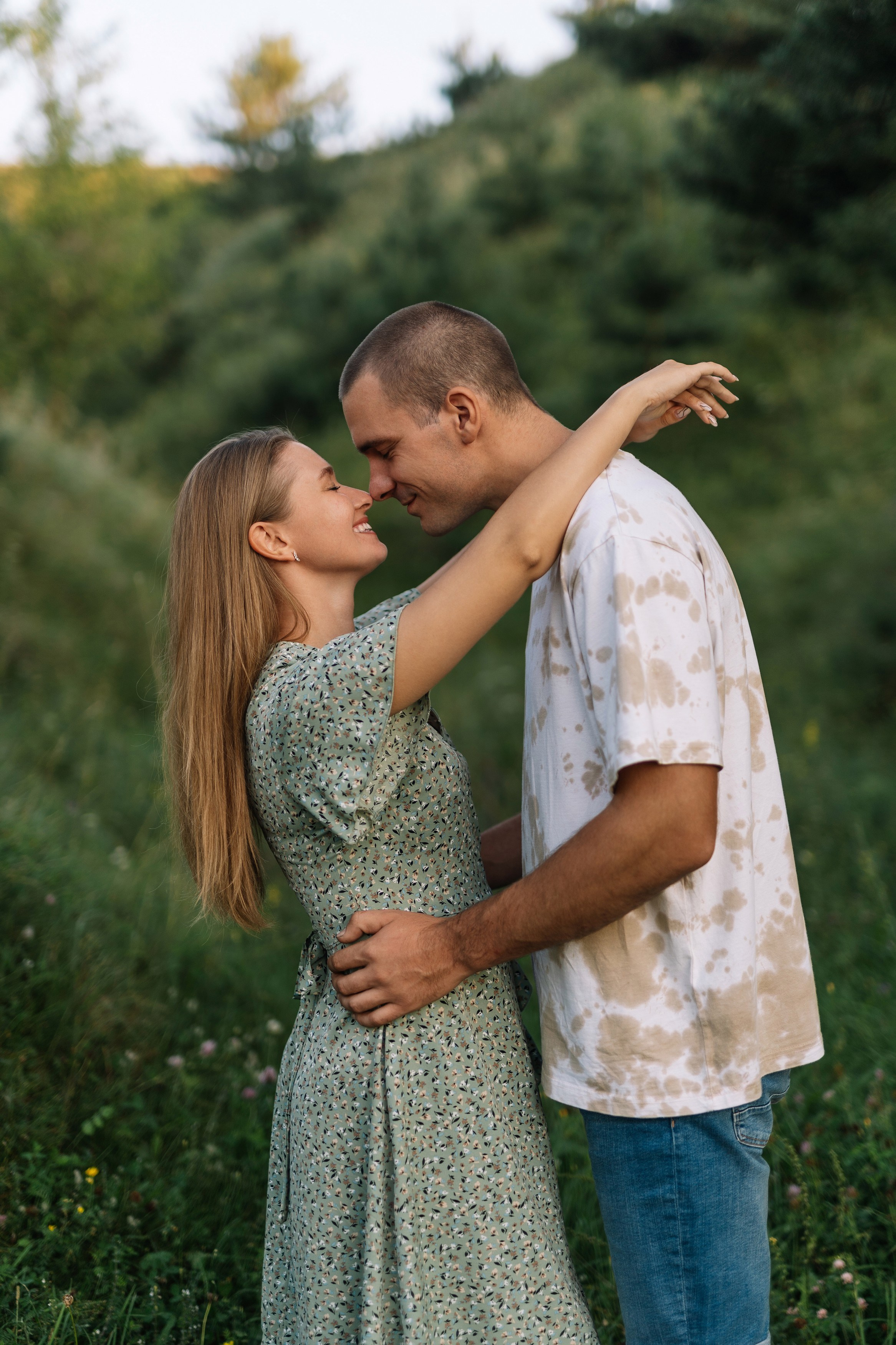 Фотосессия на закате на фоне природы для Инны и Максима. Свадебный фотограф в Тамбове Павел Четвертков