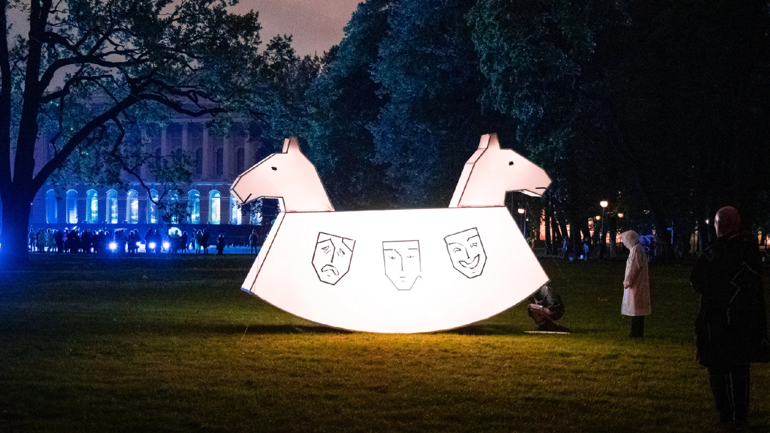 Обратная сторона дворца. Aleksandra Mikhailova multimedia artist