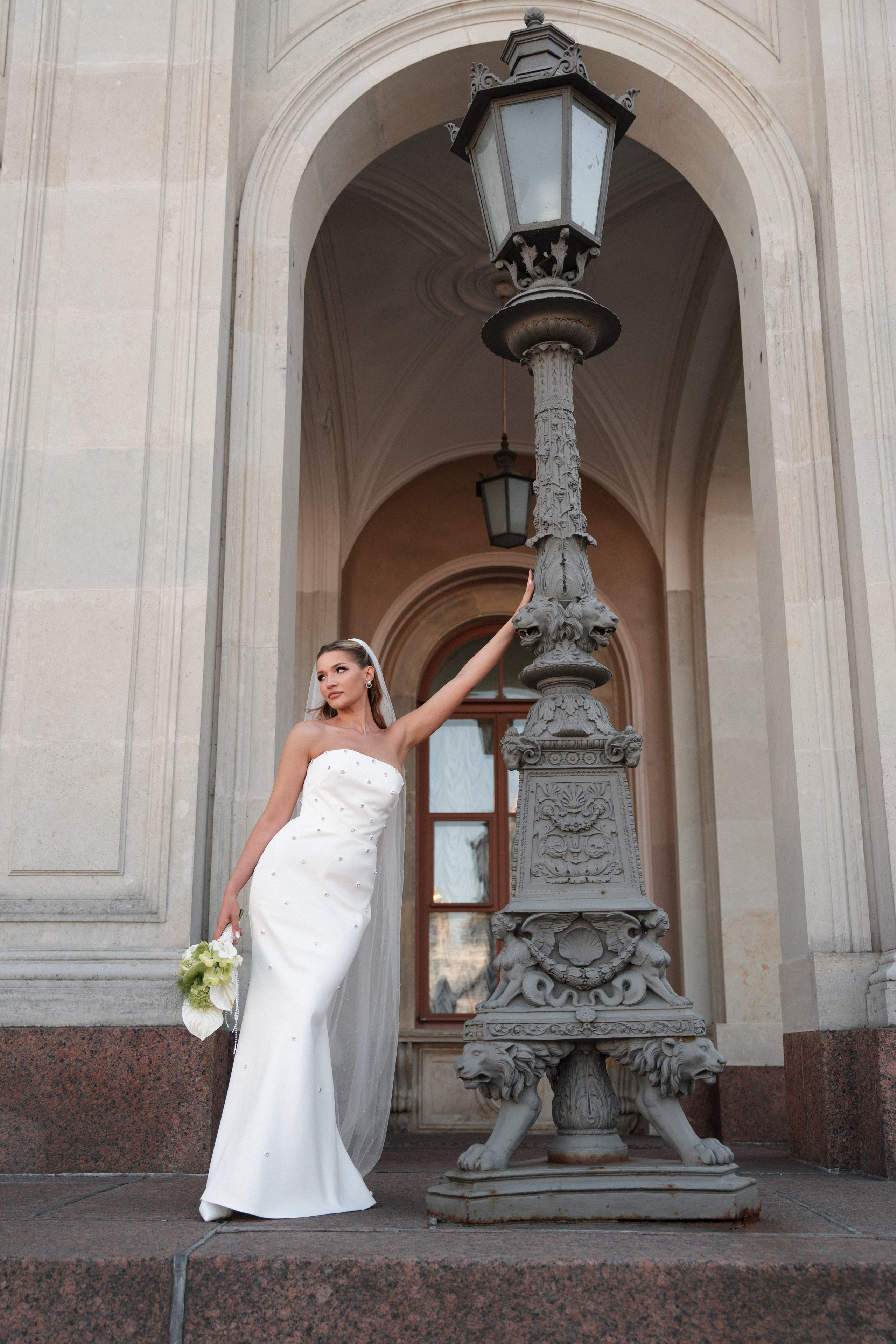 Виктория & Роман. Камерная городская свадьба в видовом ресторане в стиле современная классика. Свадебный фотограф организатор в Санкт-Петербурге Ассоль Опарина