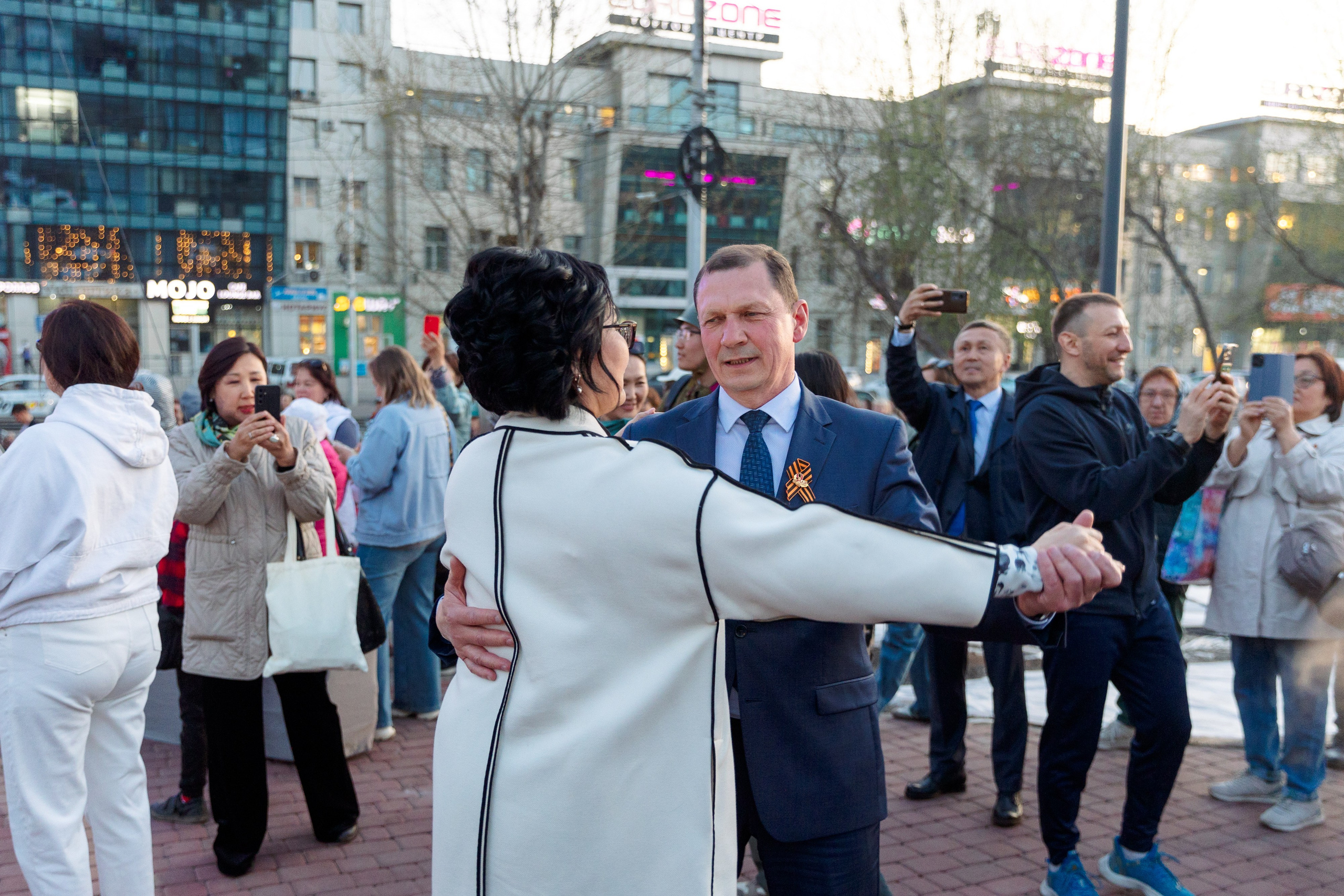 Концерт приуроченный к празднованию 80 лет победл. Свадебный и семейный фотограф в Улан-Удэ