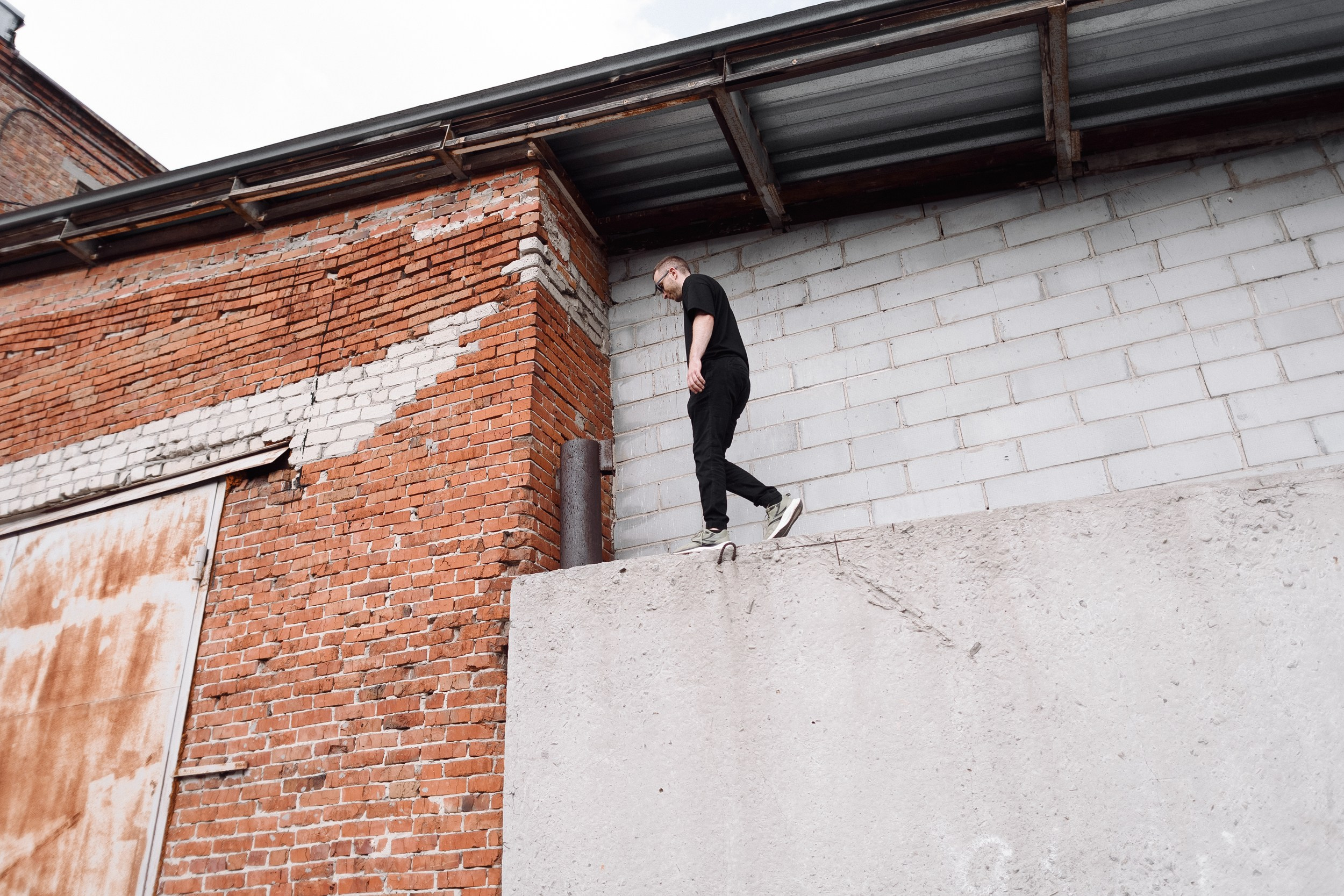 Уличная фотосессия мужской портрет. Фотограф Дарья Мустафина, Тюмень