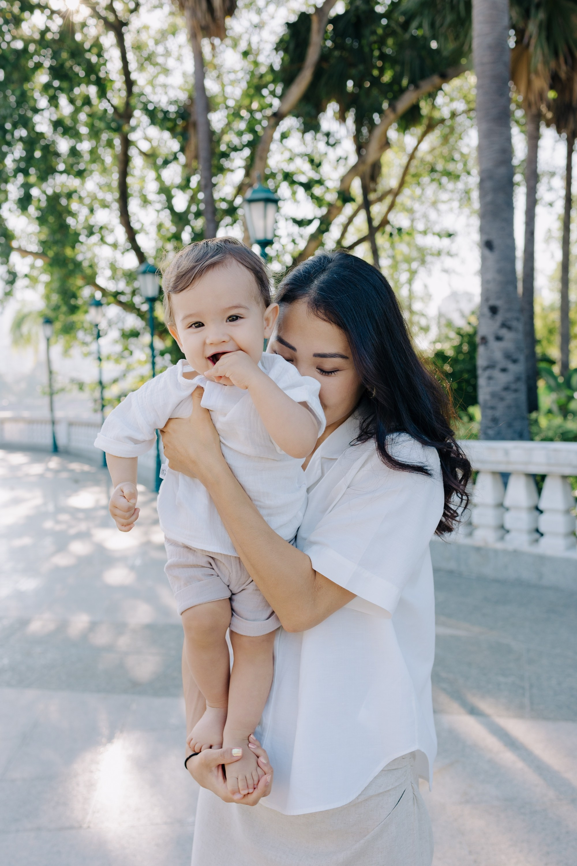 Family photoshoot in Bangkok. Fedor Lemeshko — Destination Wedding and Family Lifestyle photographer