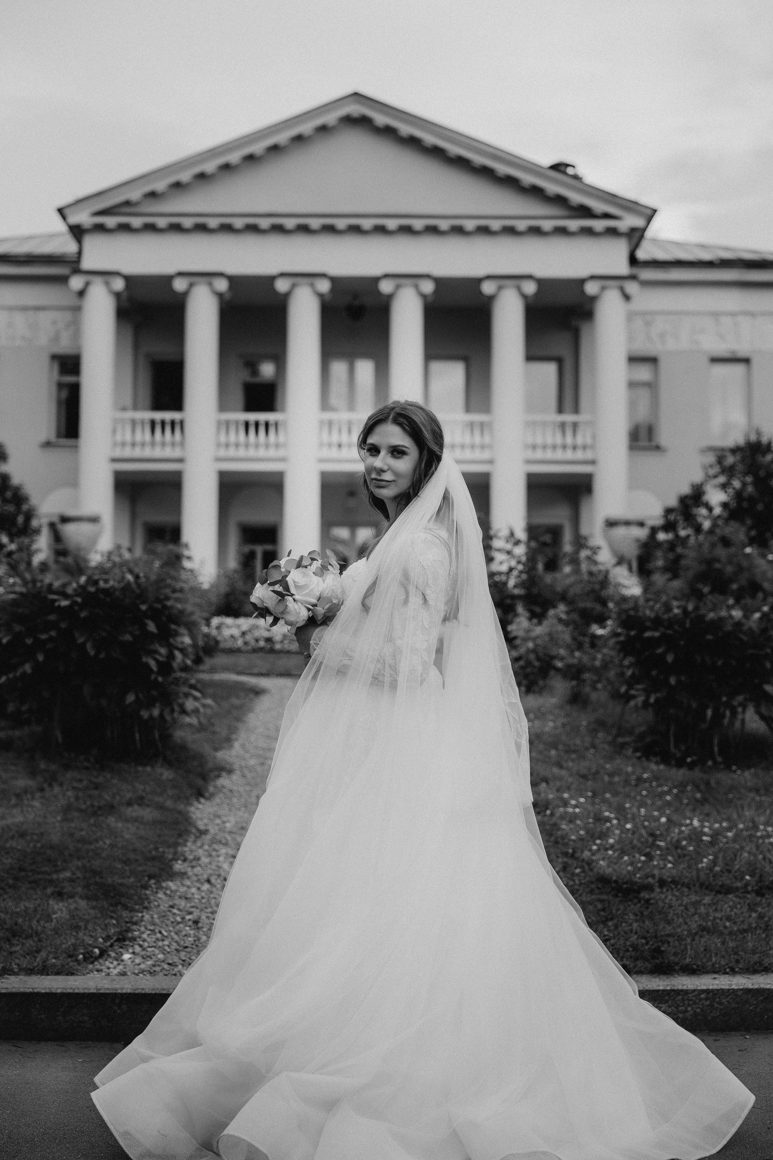 Фотосессия свадьбы Ивана и Александры в парке Горки Ленинские