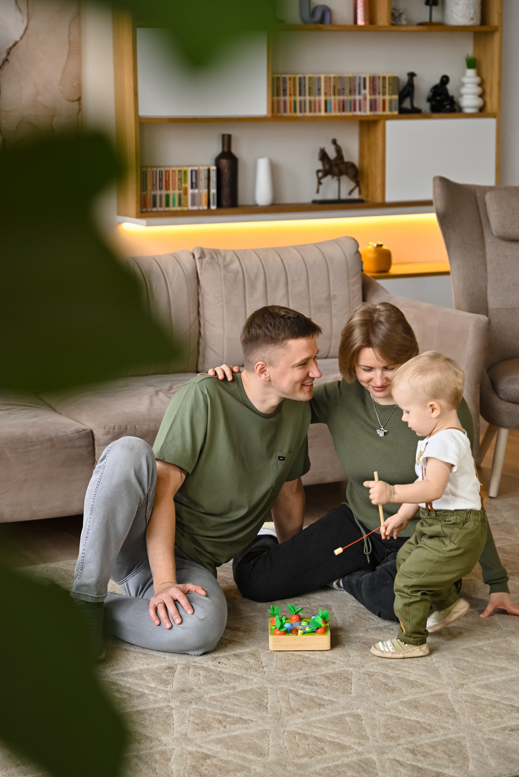 Ангелина и её большая семья. Компания и фотошкола по созданию контента в Москве