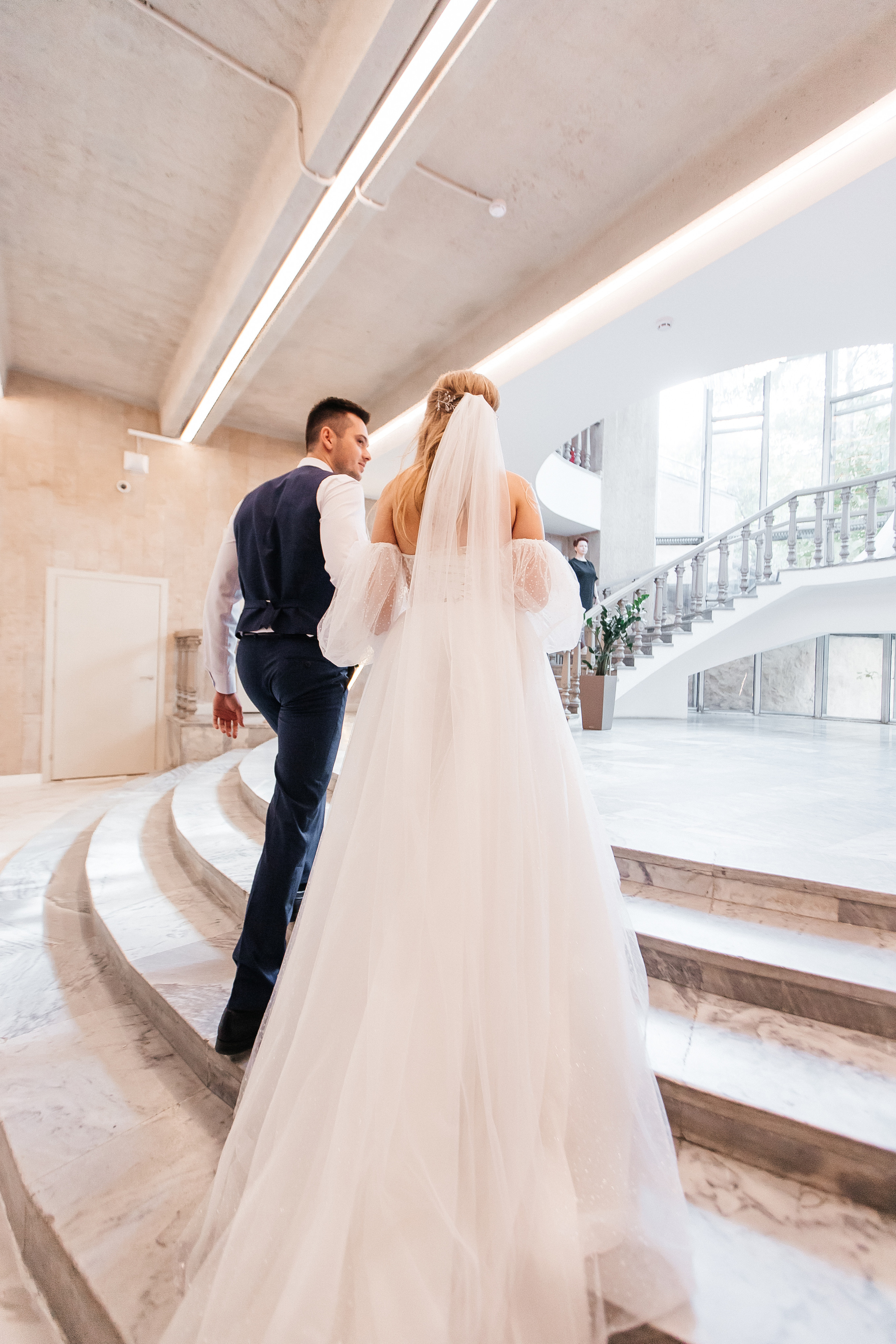 Мария и Роман (встреча + ЗАГС + прогулка). Фотограф в Москве Екатерина Потапова