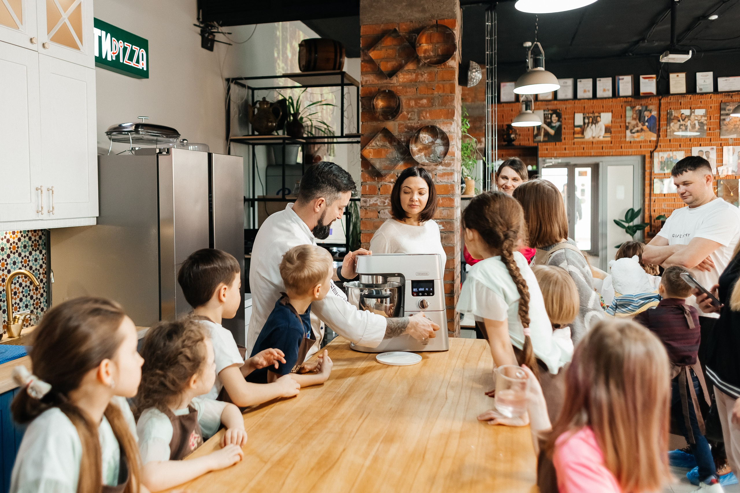 Детский мастер-класс в «АРТиШОК». Фотограф Кемерово | Сергей