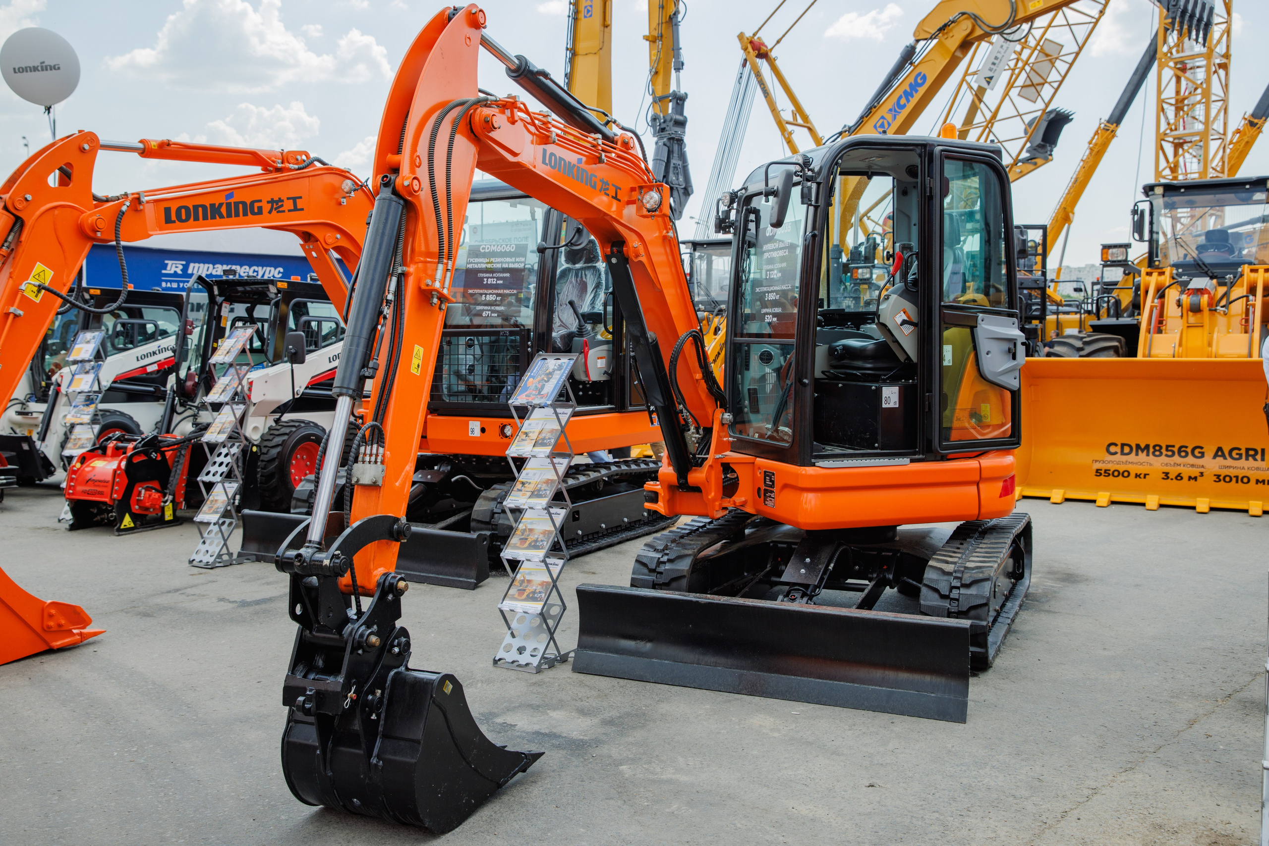 Выставка Спец. Техники. Фотограф Москва Шептаев Артём