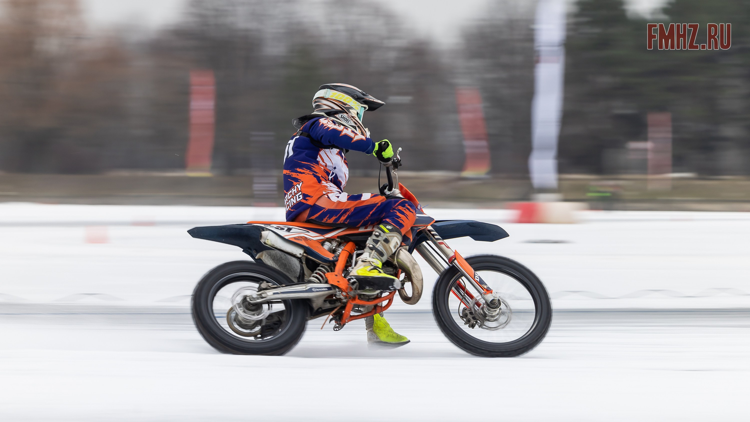 Первый этап Кубка МФР по мотокроссу на льду Большого Крылатского пруда в Москве. 8 февраля 2025 г. Фотограф Владимир Охрименко