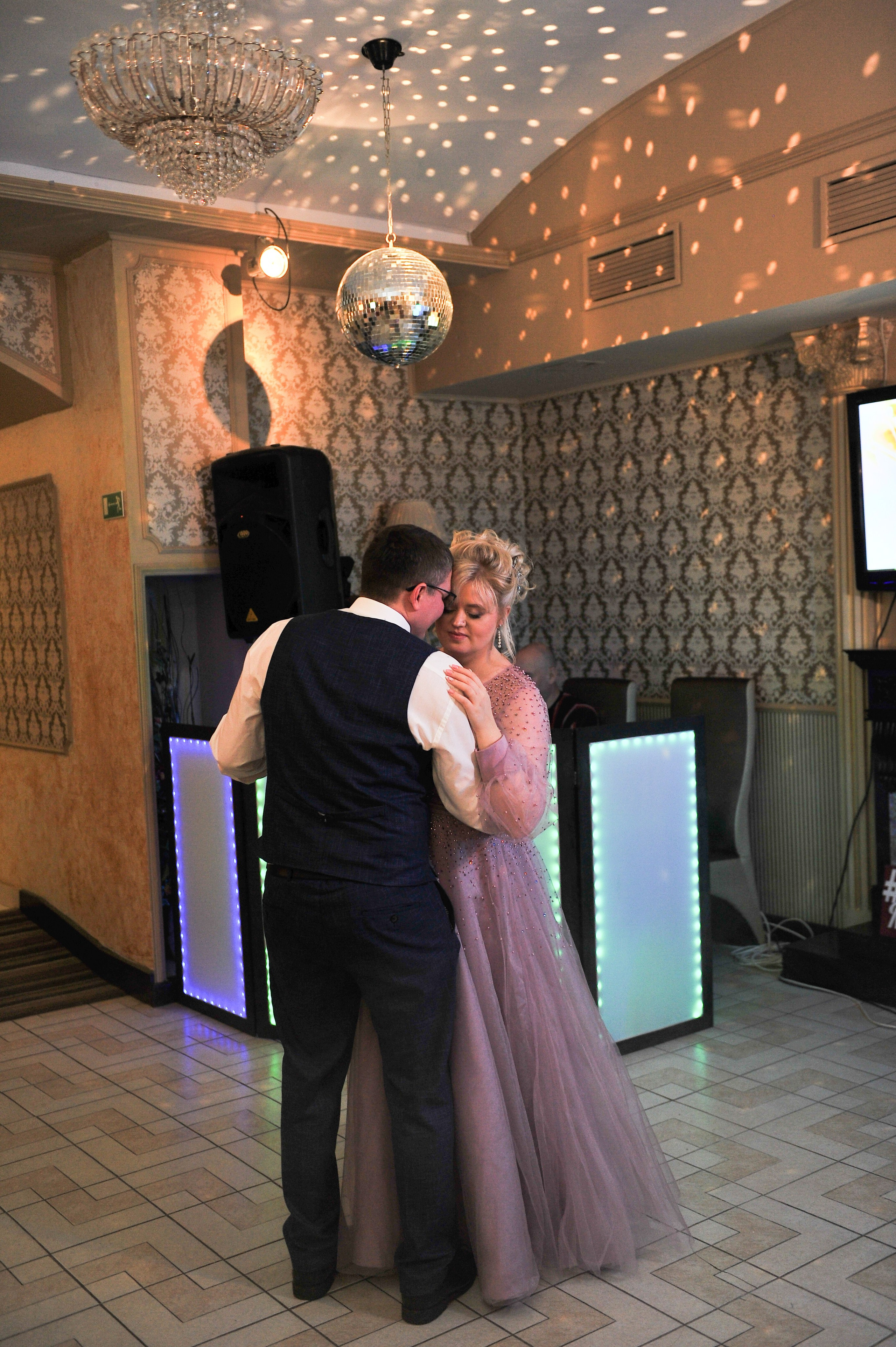 Илья и Елена. Семейный и женский фотограф, контент фотосессия в Екатеринбурге