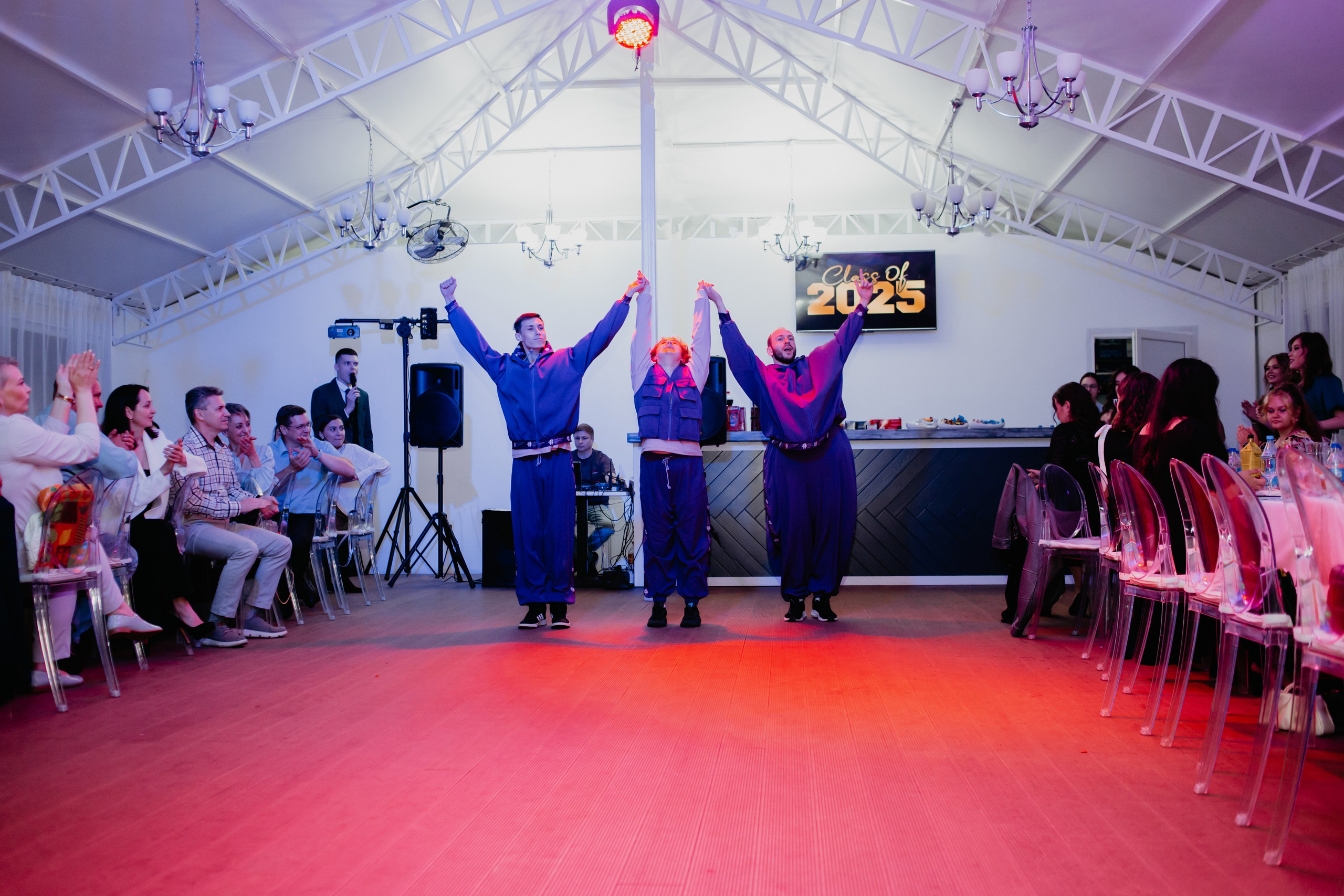 Выпускной 2025 (41 школа) 11 класс. Фотограф в Челябинске Ополихина Анна