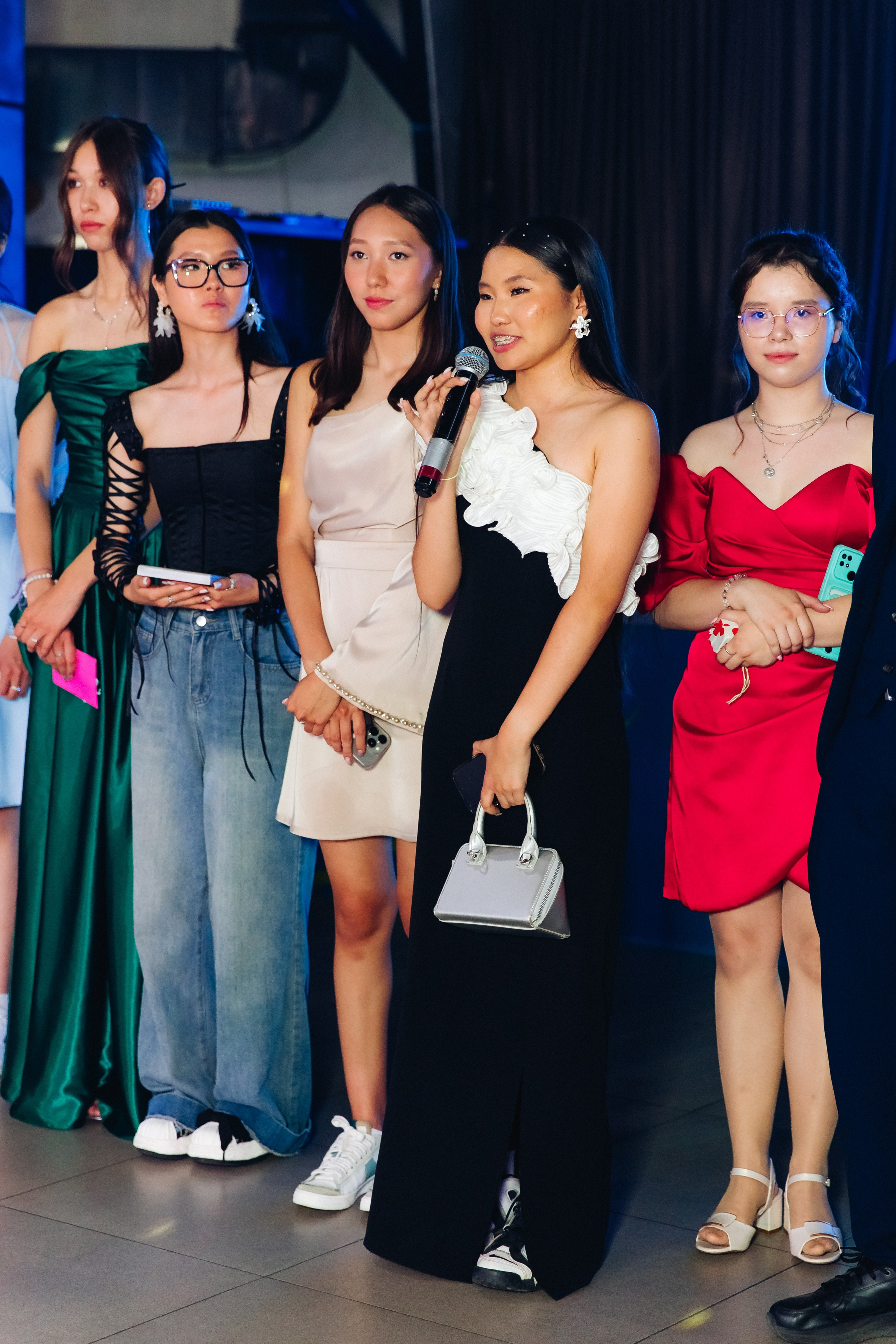 Выпускной вечер. 49 школа. Баран на корове. Свадебный и семейный фотограф в Улан-Удэ