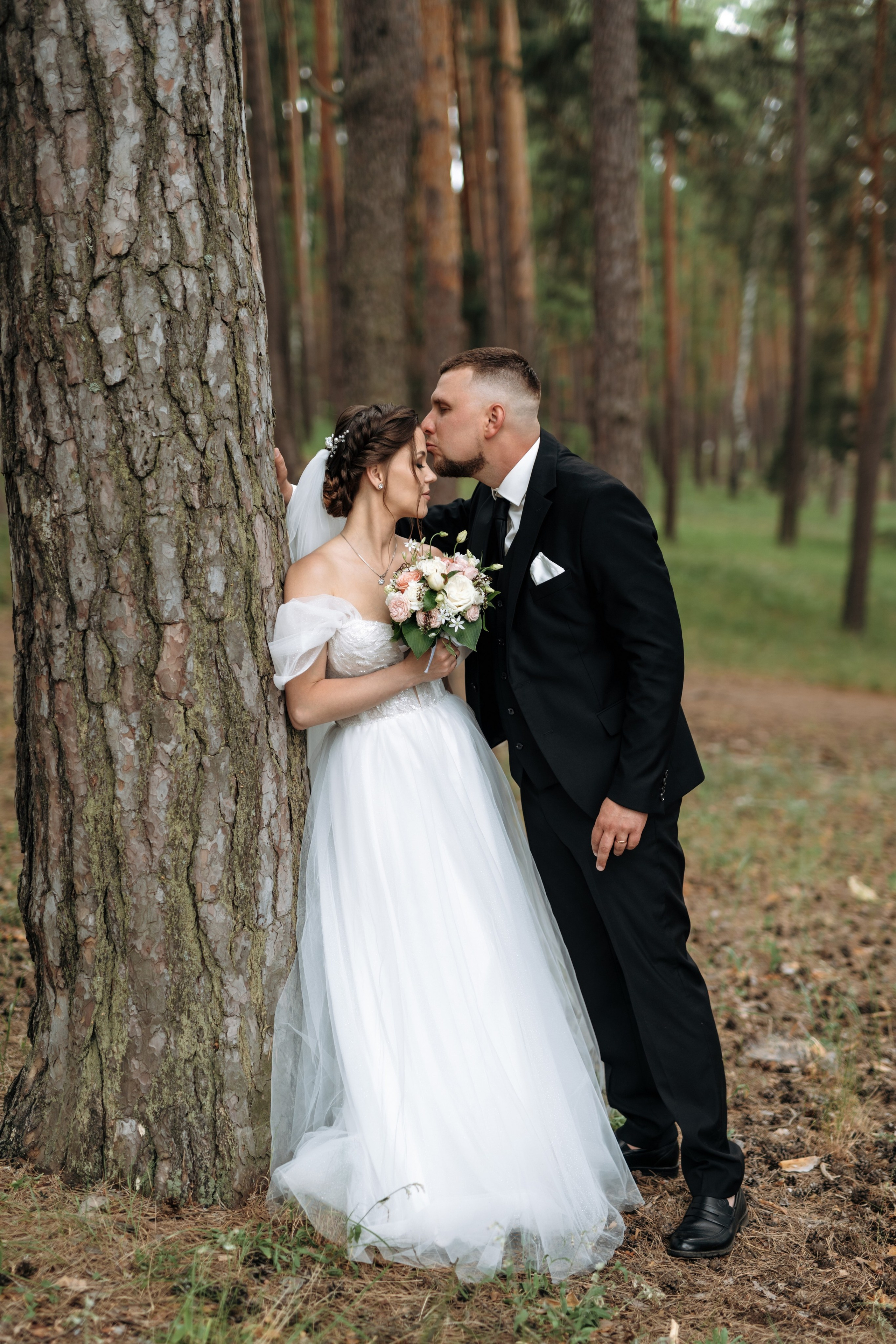 Свадебный день Яны и Максима, прогулка в лесу, Картинная галерея в Тамбове. Свадебный фотограф в Тамбове Павел Четвертков