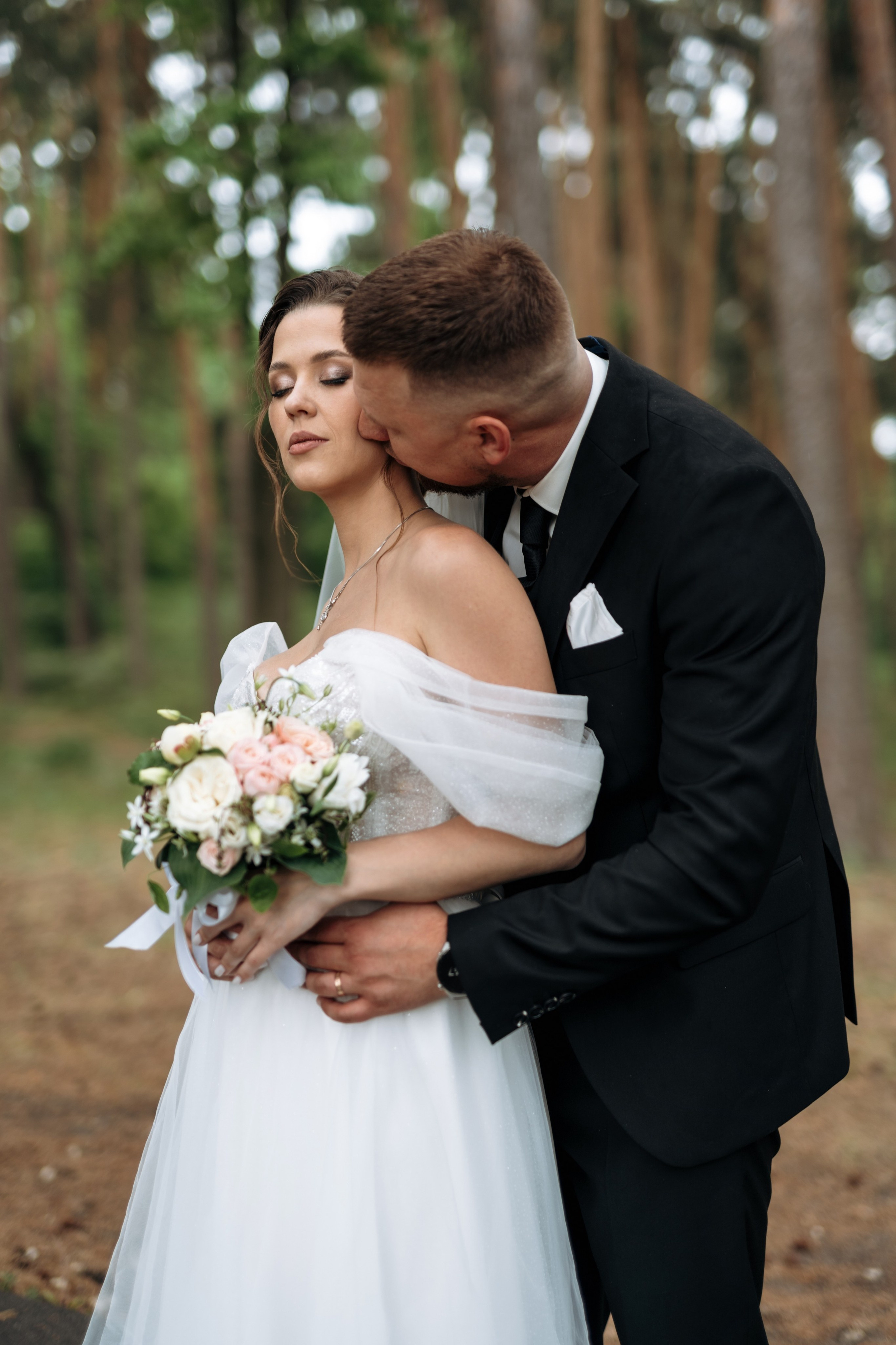 Свадебный день Яны и Максима, прогулка в лесу, Картинная галерея в Тамбове. Свадебный фотограф в Тамбове Павел Четвертков