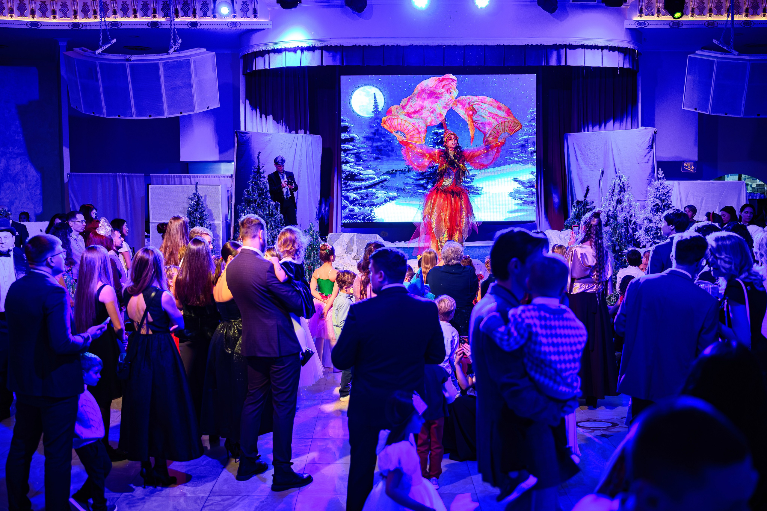 Репортажная фотосъемка мероприятий в Москве. Новогодний концерт 2025/2026. Интерьерный & Репортажный фотограф Озеров Денис, г. Москва