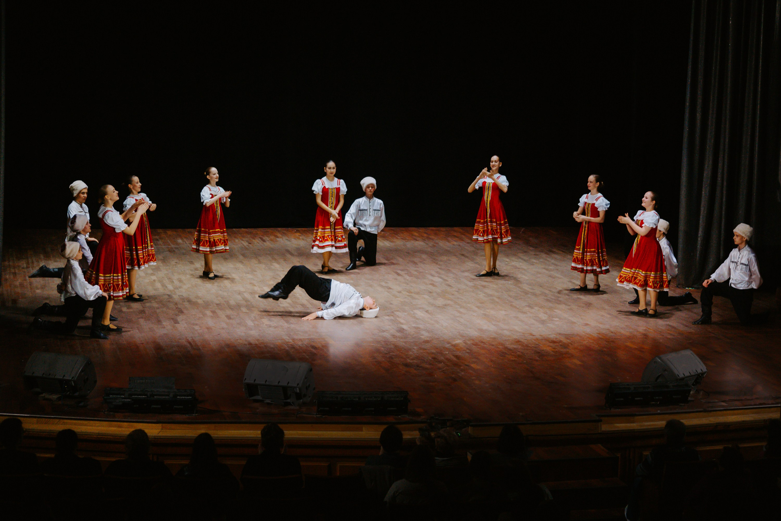 «Уральский сувенир». Концерт танцевальной студии. Фотограф в Челябинске Ополихина Анна