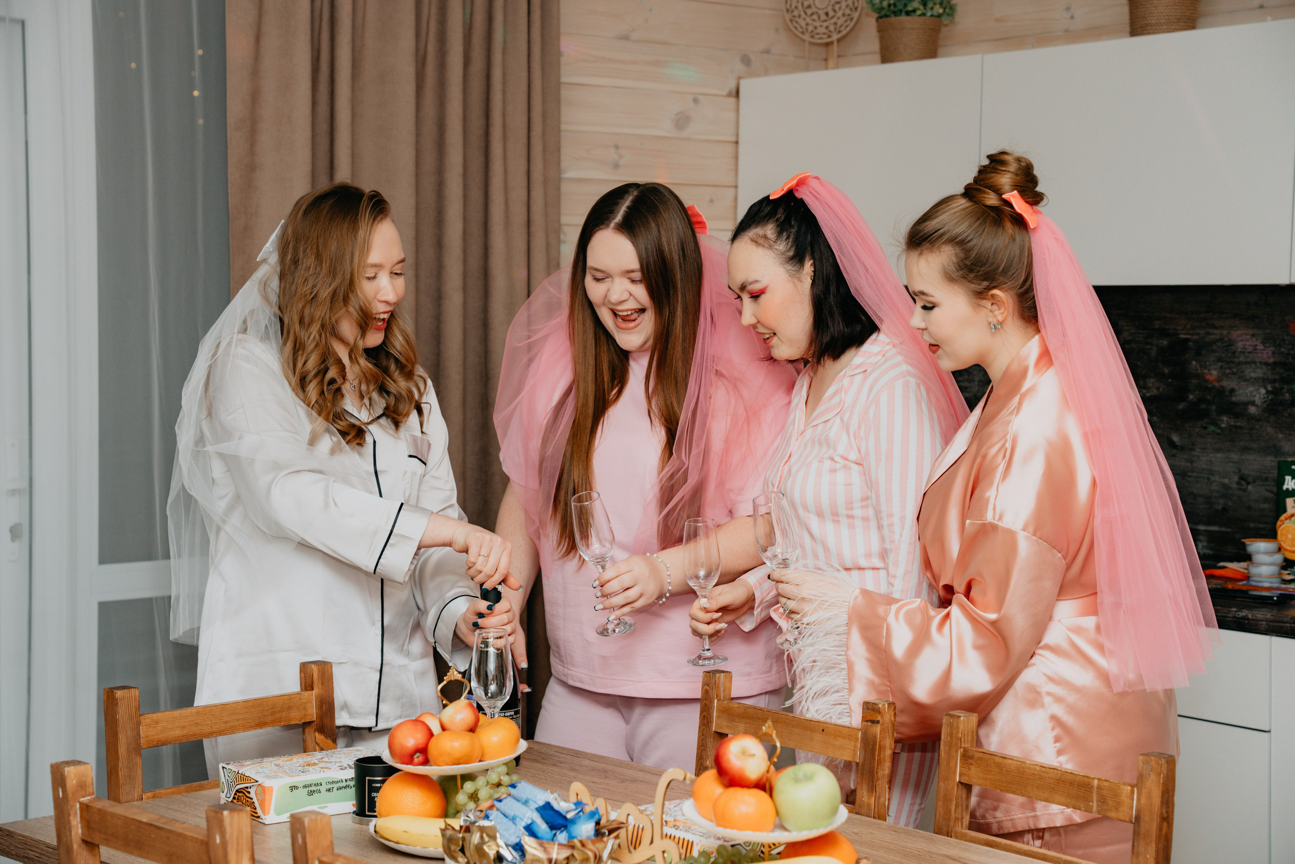 Девичник. Девчонки зажигалочки