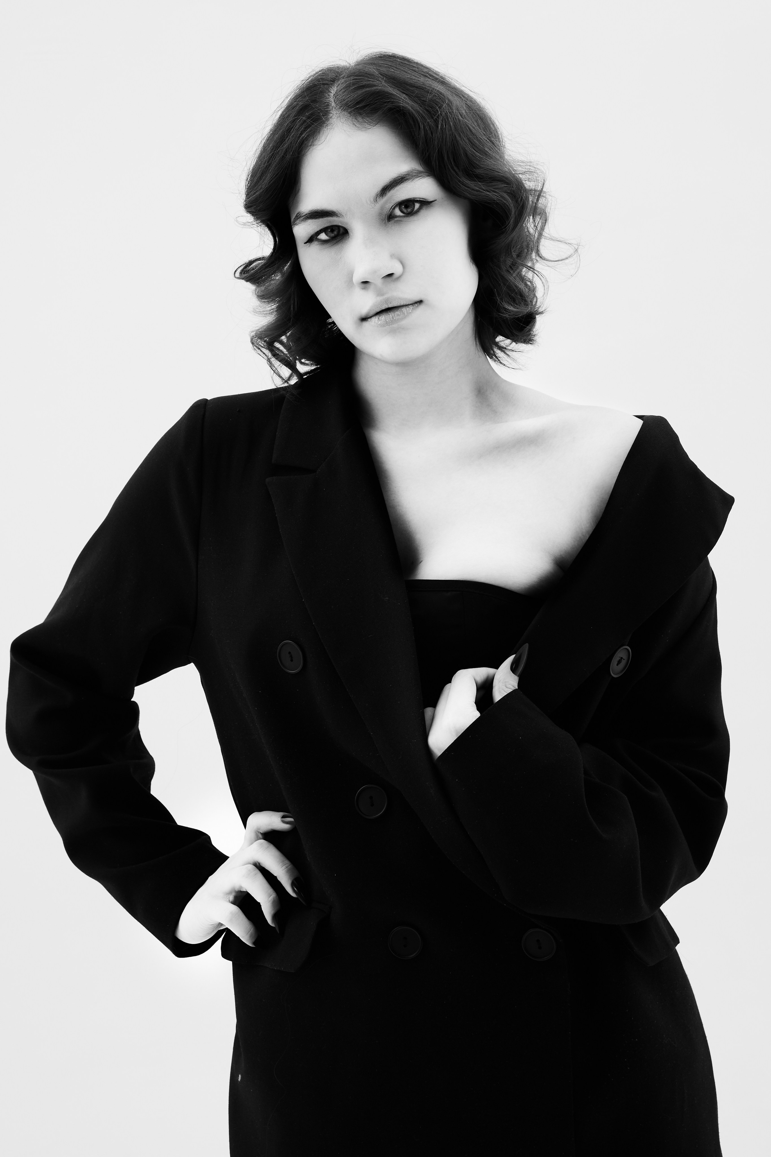 B/w Emilia. Simpleand1