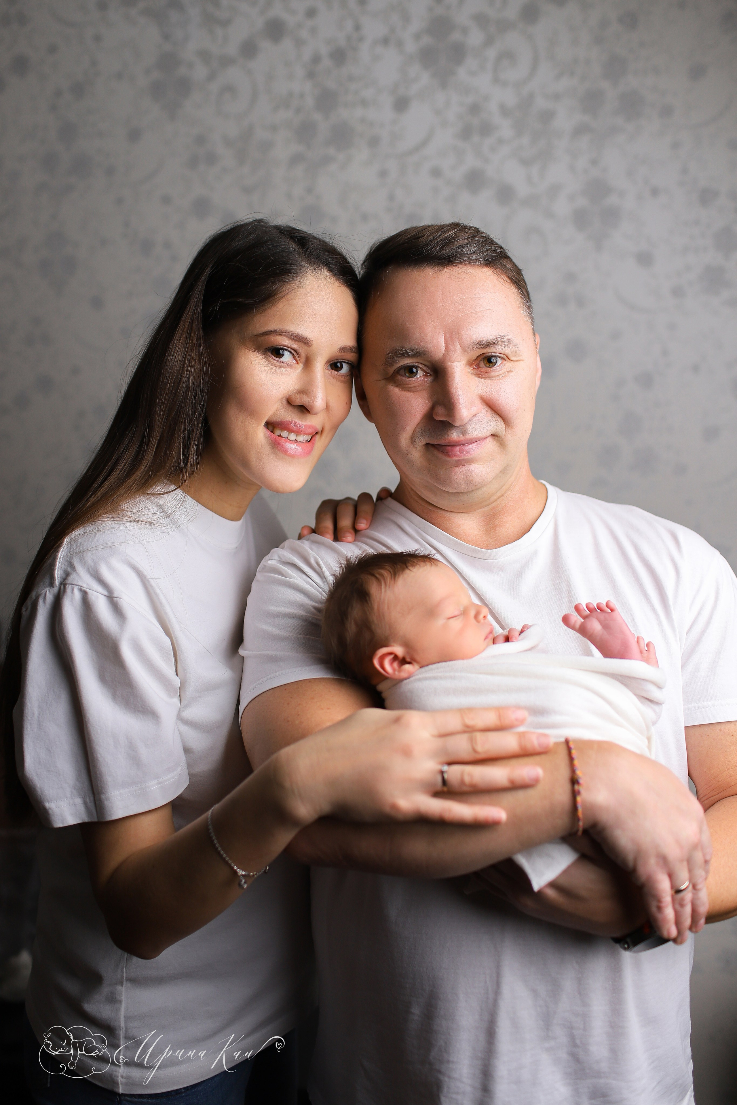 Новорожденные фото с родителями. Ирина Кан Фотограф новорожденных в Екатеринбурге