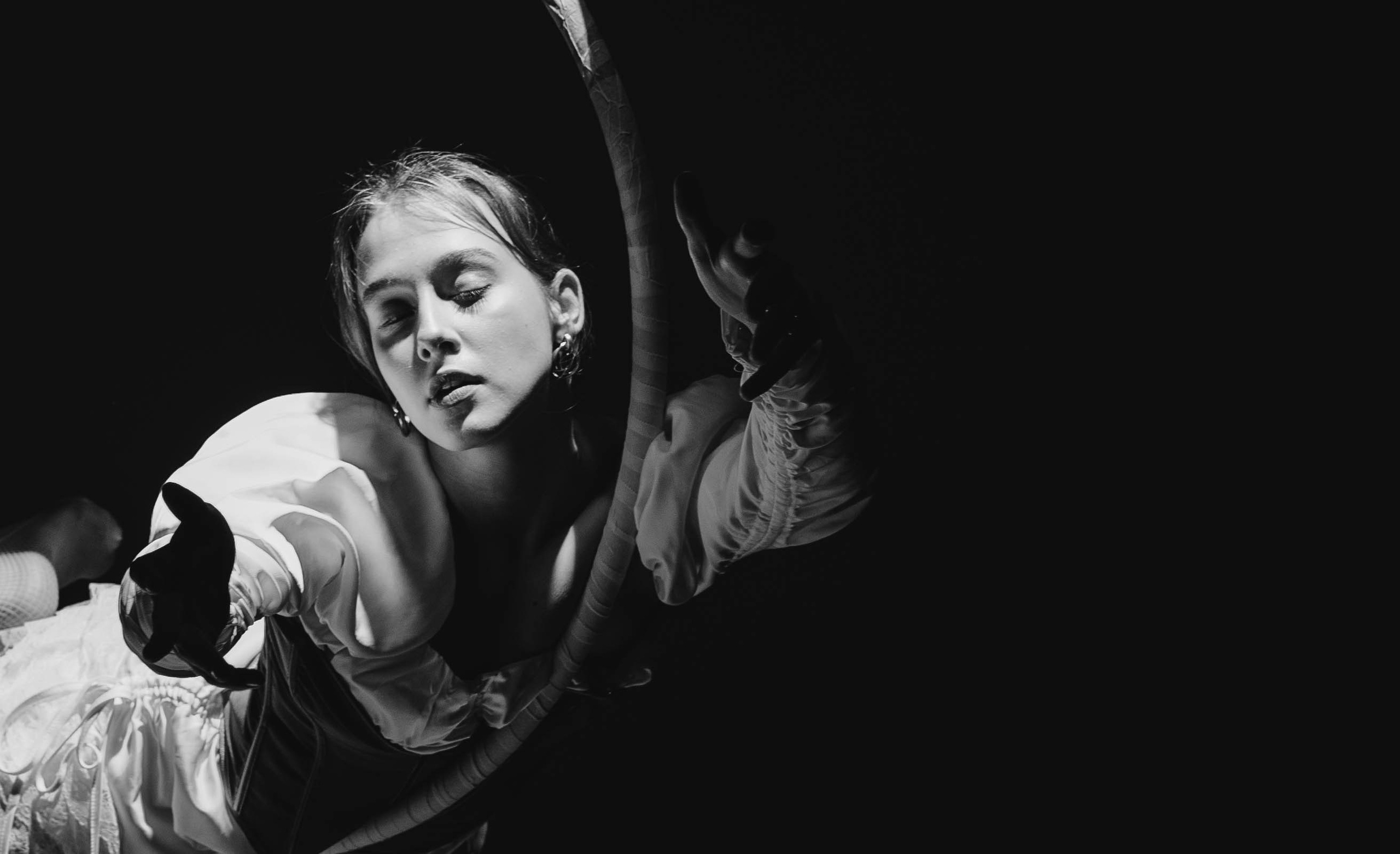 Акробатка. Ab extra