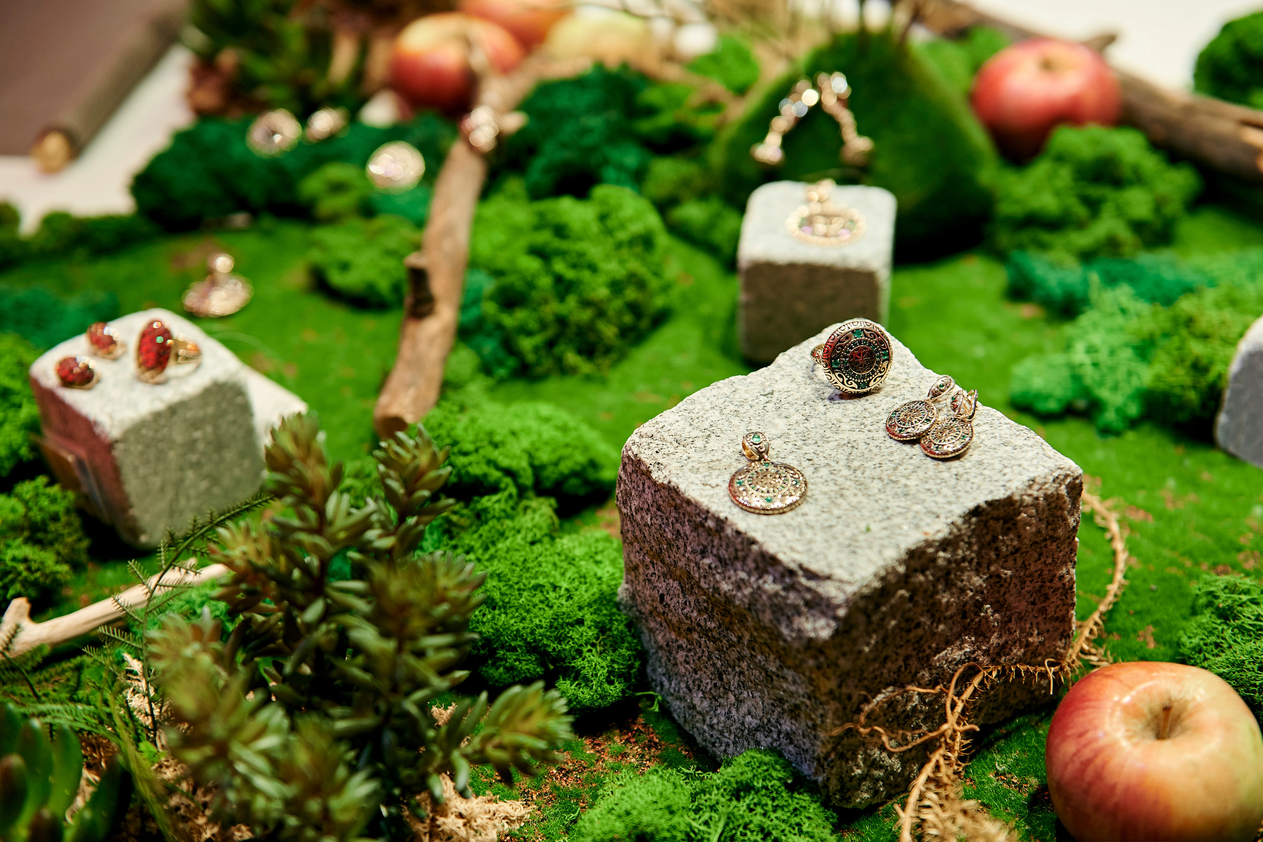 Ювелирный дом Ринго «Драгоценная история Урала». Фотограф Постольник Дарья